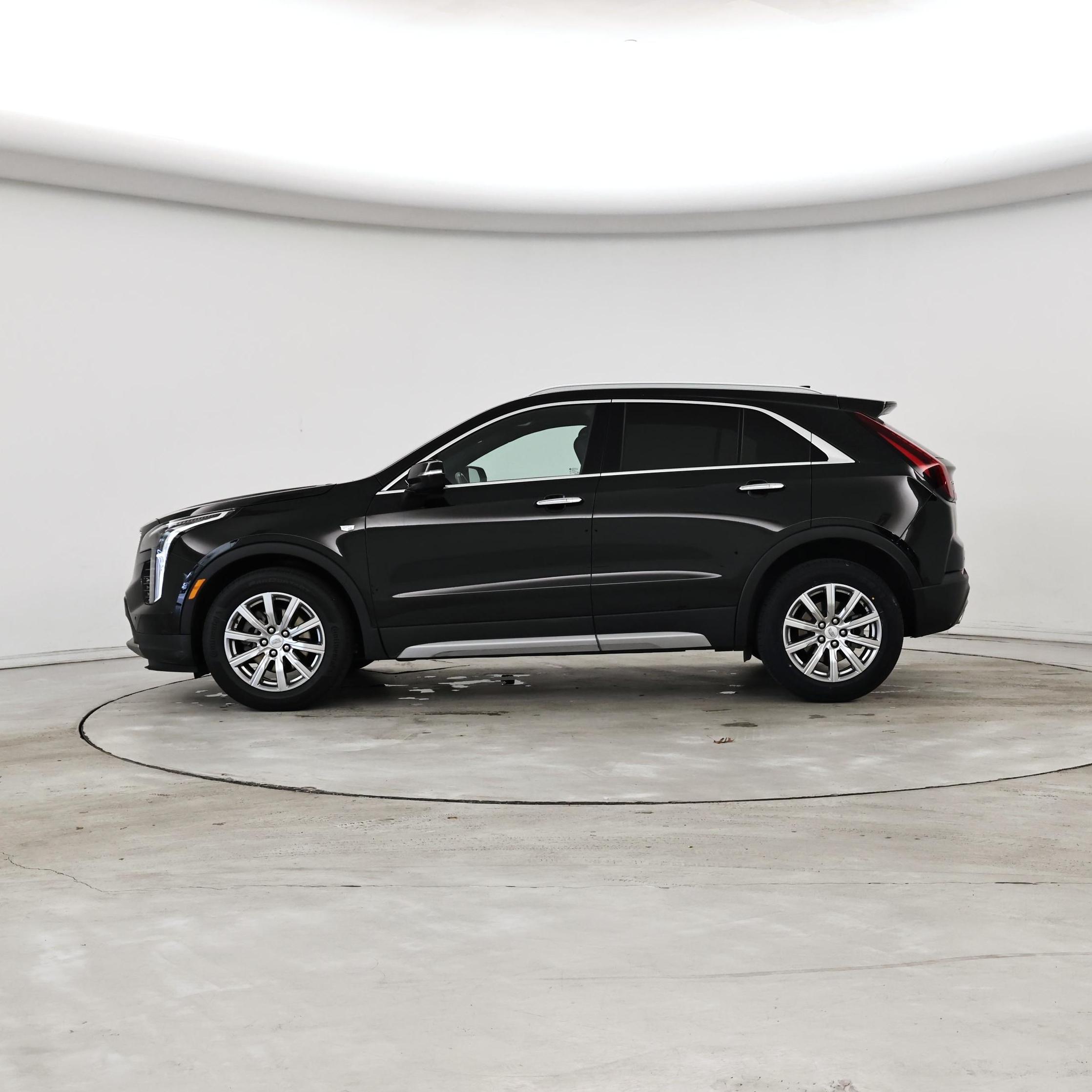 Thumbnail: 2023 Cadillac XT4 - 3