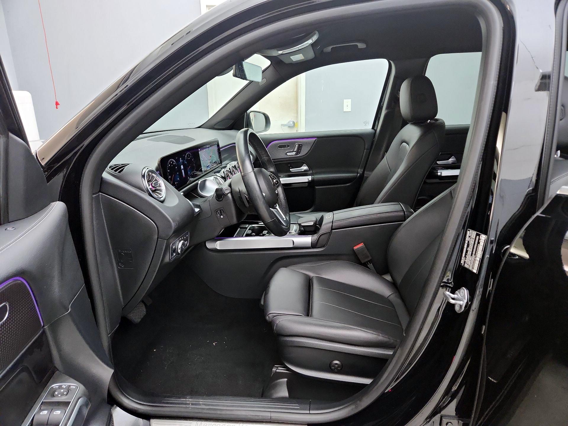 Thumbnail: 2022 Mercedes-Benz GLB - 11