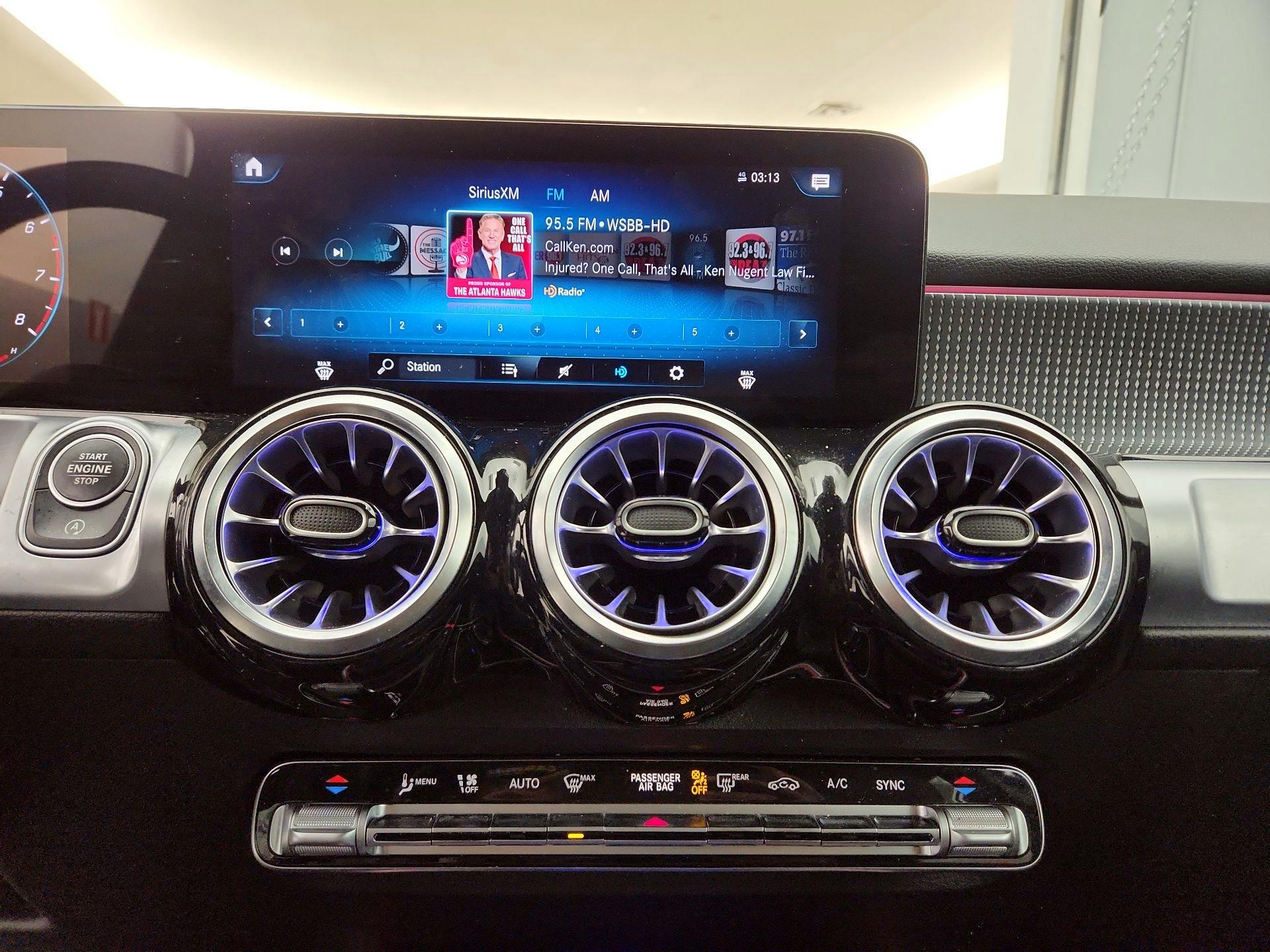 Thumbnail: 2022 Mercedes-Benz GLB - 17