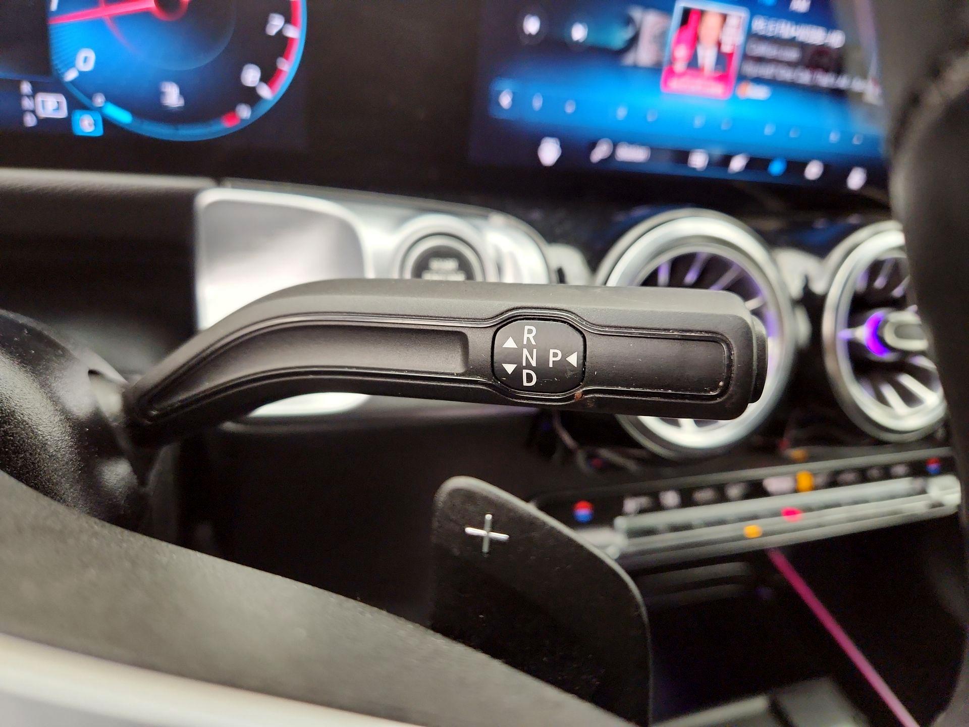 Thumbnail: 2022 Mercedes-Benz GLB - 18