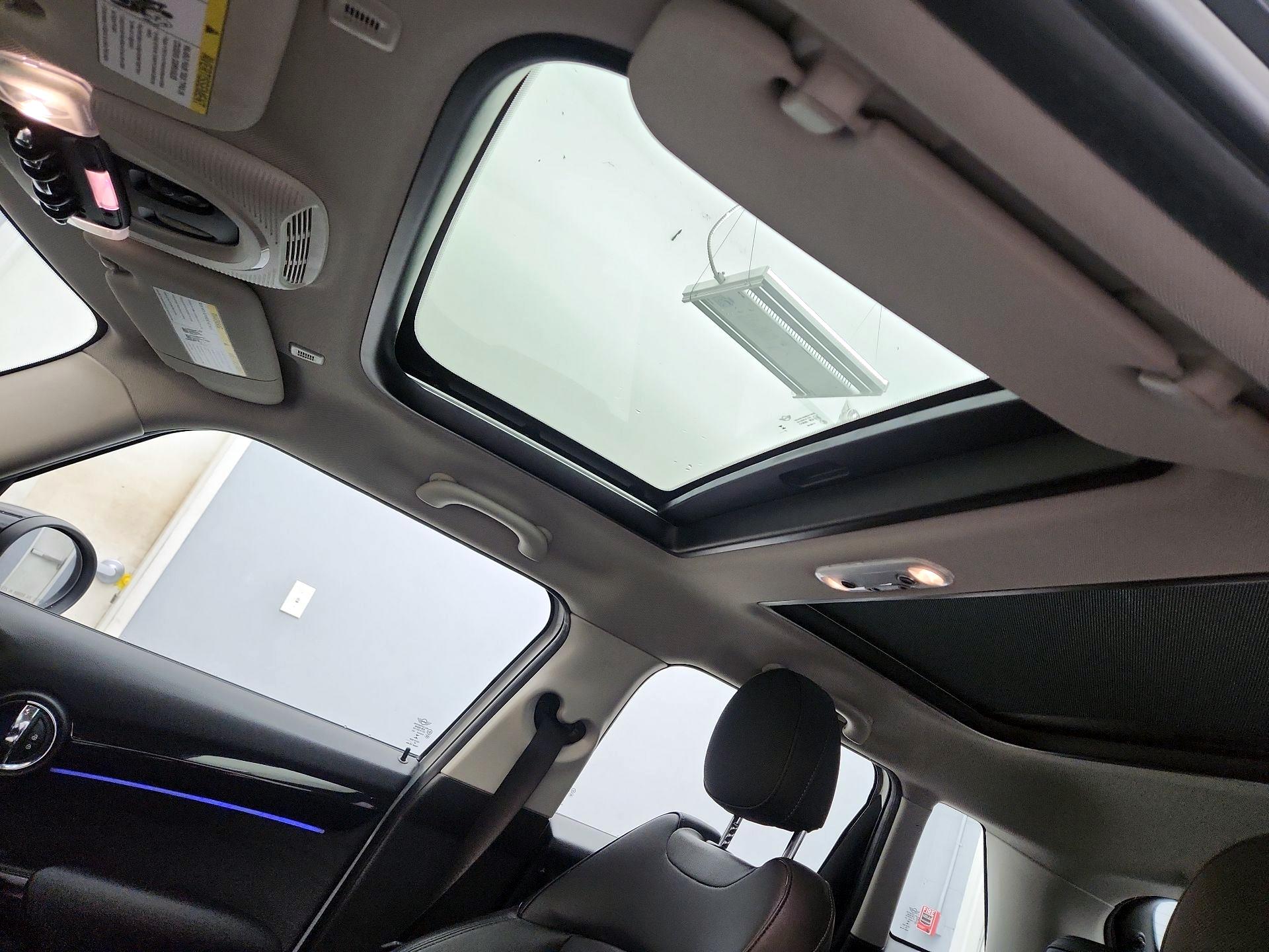 Thumbnail: 2023 MINI Cooper Hardtop - 19