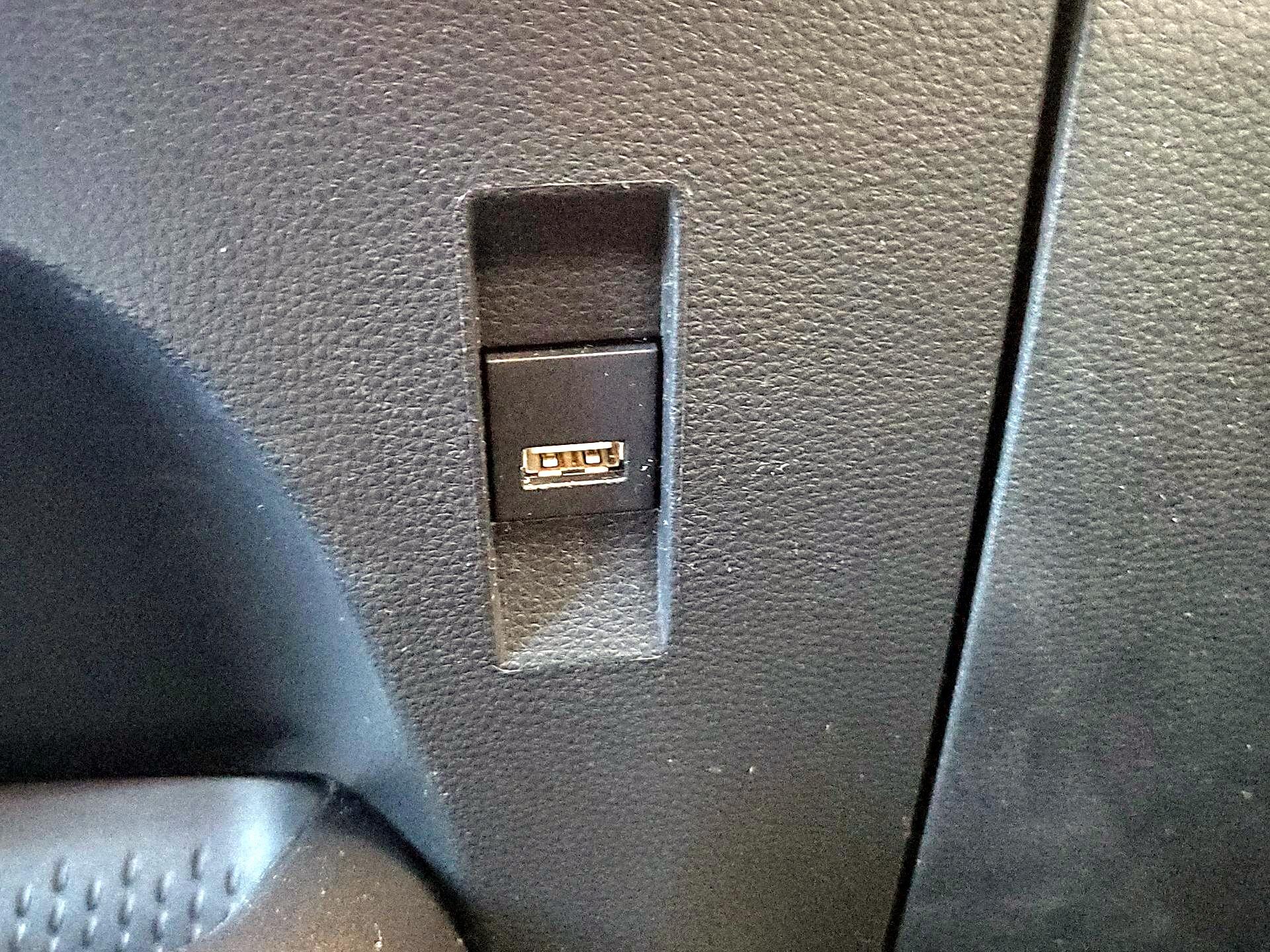 Thumbnail: 2021 Toyota Corolla - 18