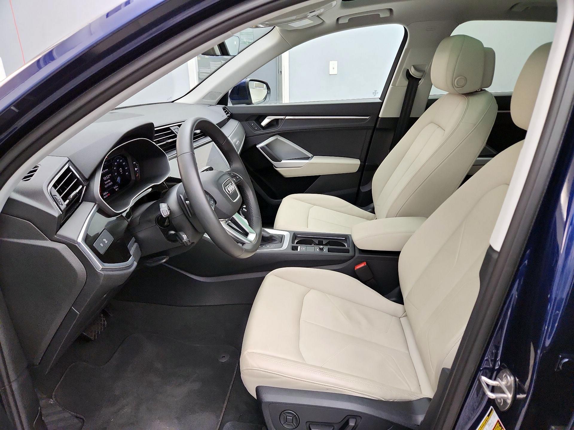 Thumbnail: 2025 Audi Q3 - 11