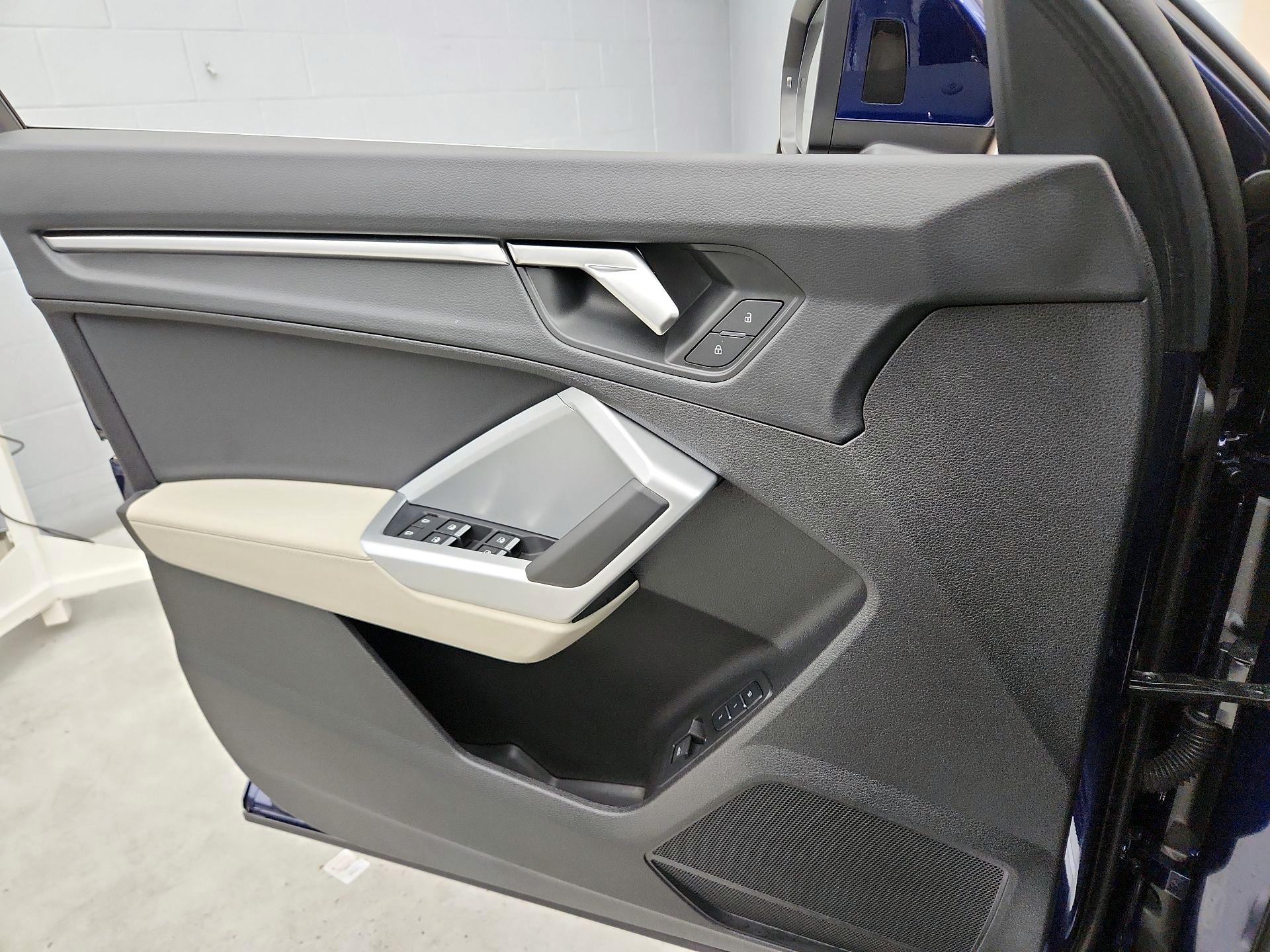 Thumbnail: 2025 Audi Q3 - 12