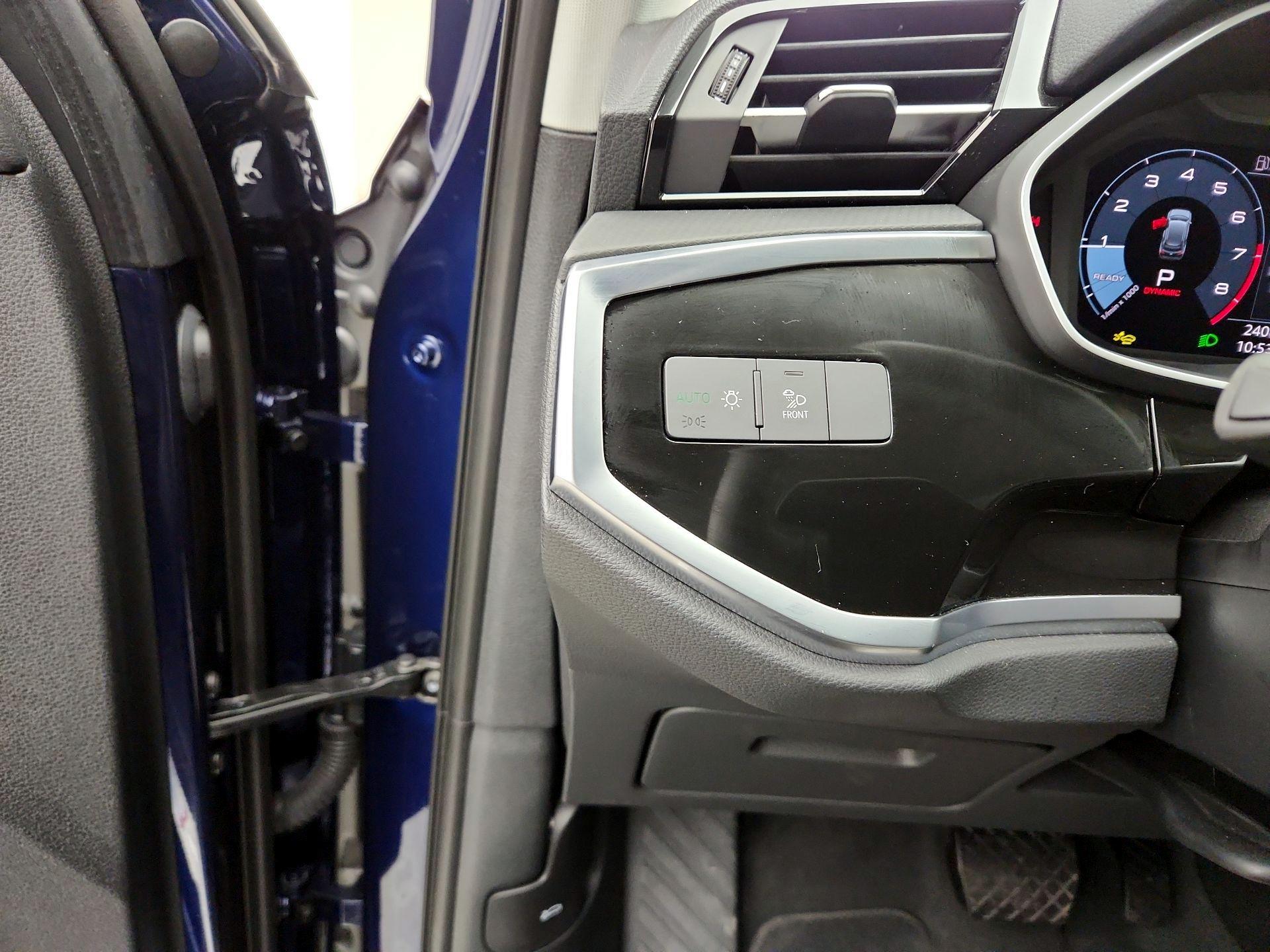 Thumbnail: 2025 Audi Q3 - 13