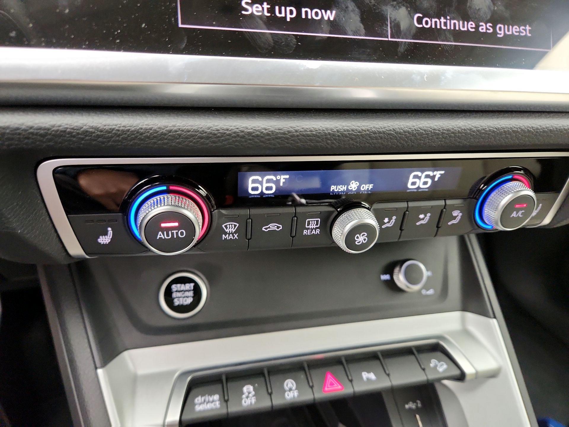 Thumbnail: 2025 Audi Q3 - 16