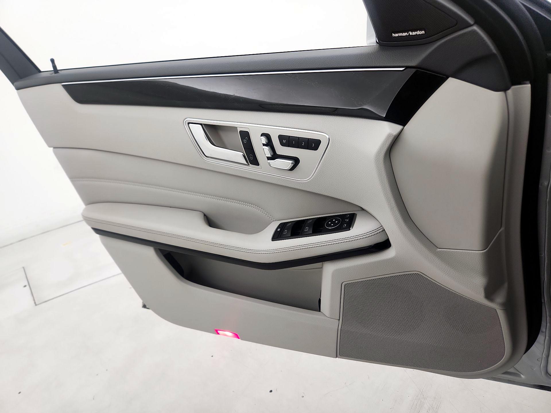 Thumbnail: 2016 Mercedes-Benz E-Class - 12