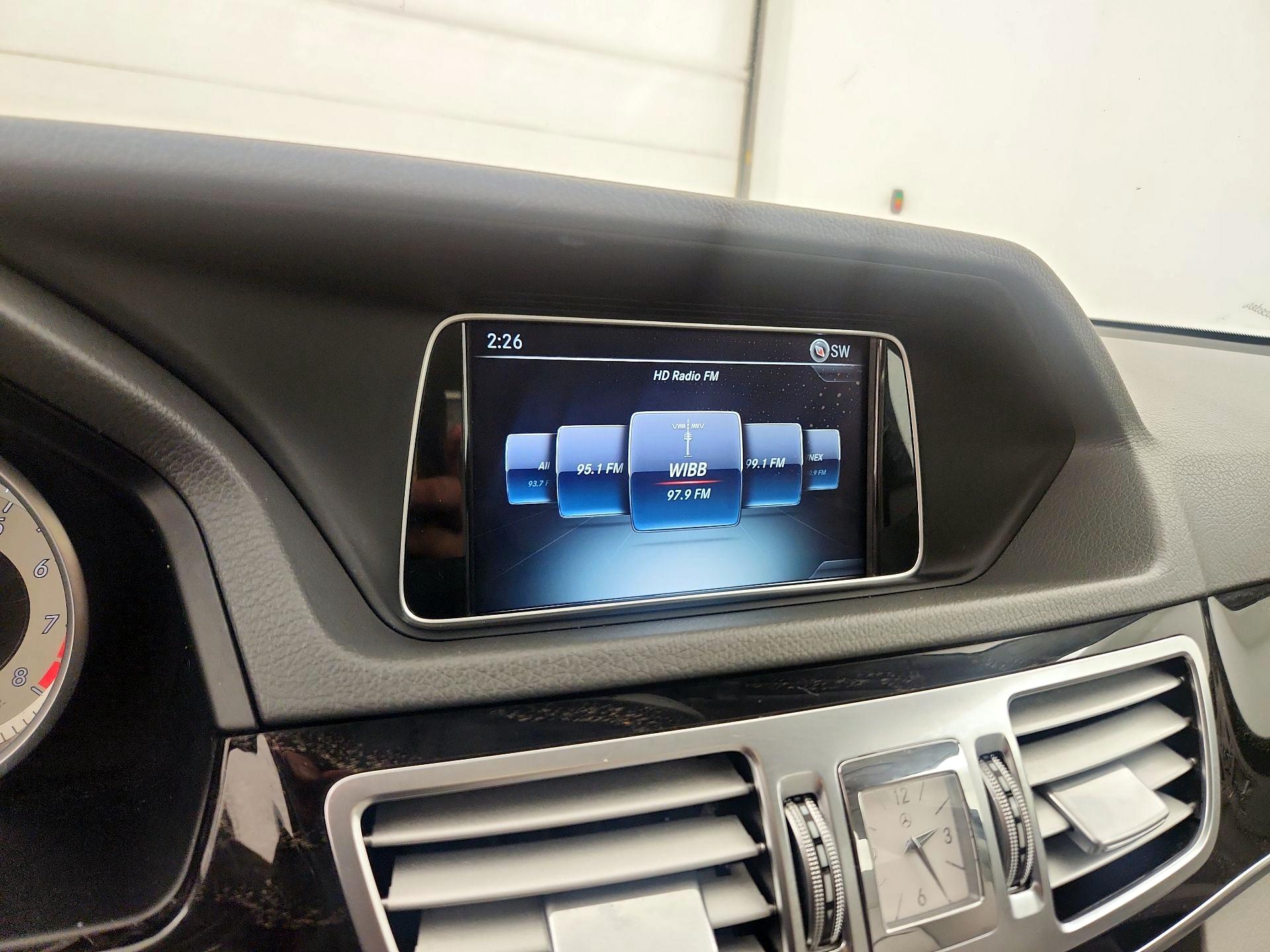 Thumbnail: 2016 Mercedes-Benz E-Class - 16