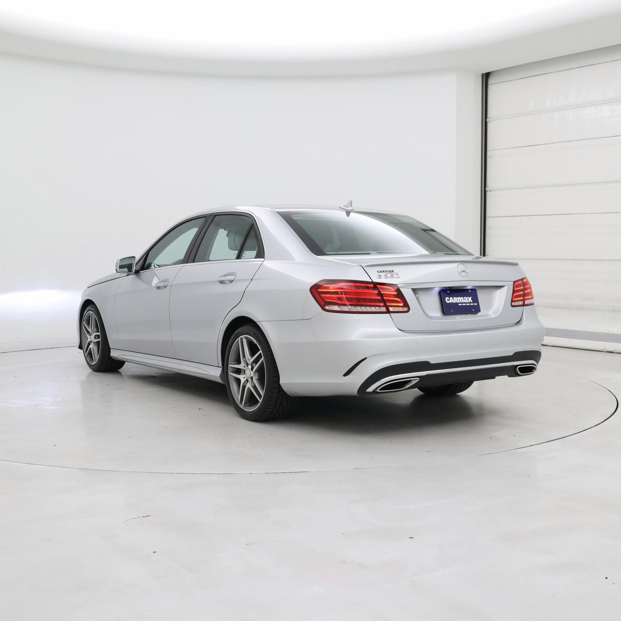 Thumbnail: 2016 Mercedes-Benz E-Class - 2