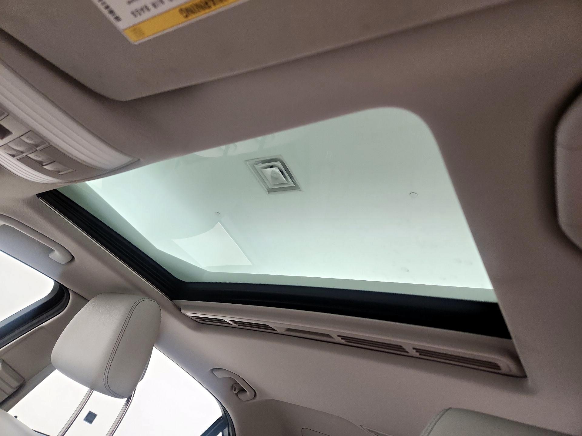 Thumbnail: 2016 Mercedes-Benz E-Class - 20