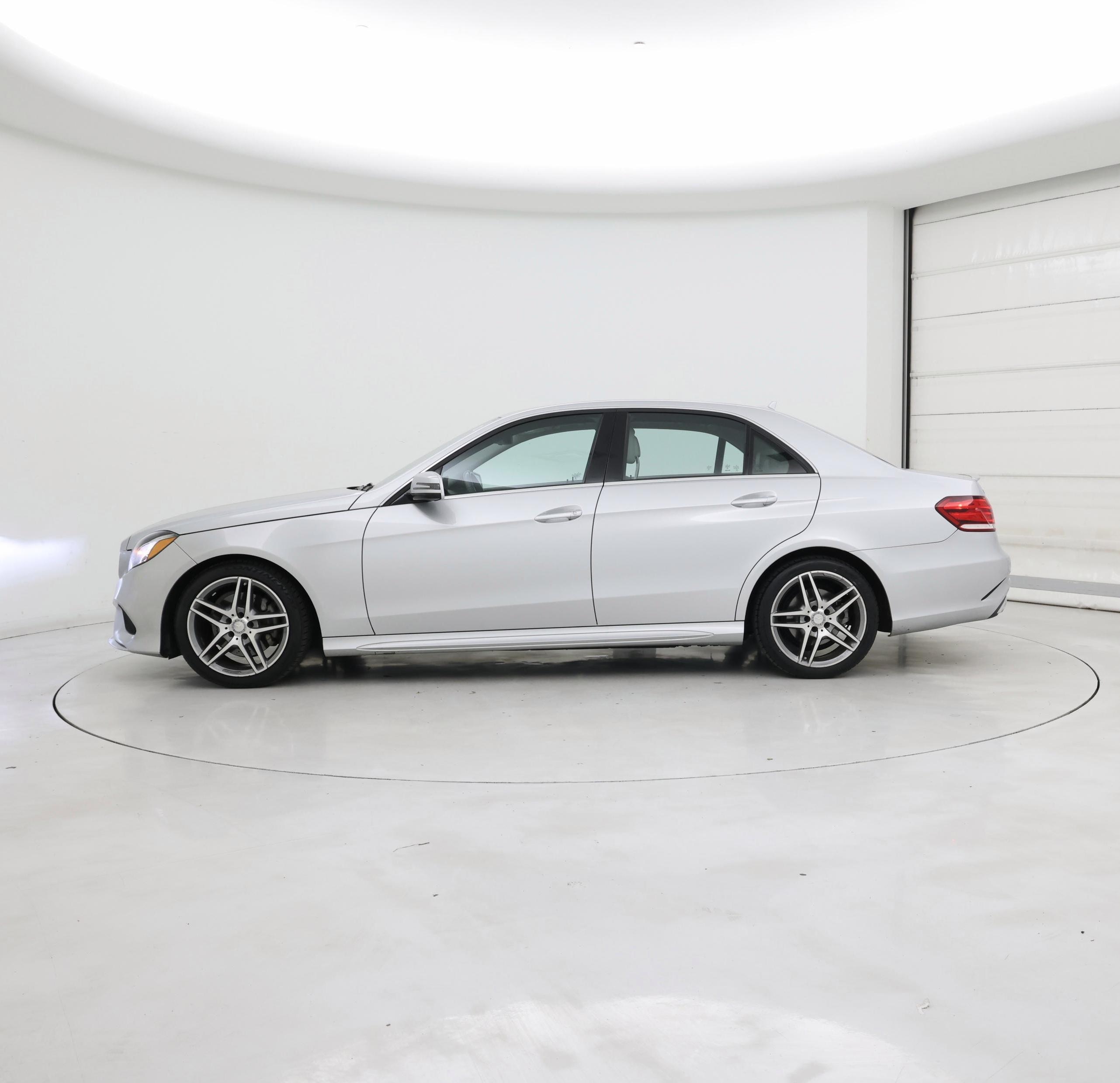 Thumbnail: 2016 Mercedes-Benz E-Class - 3