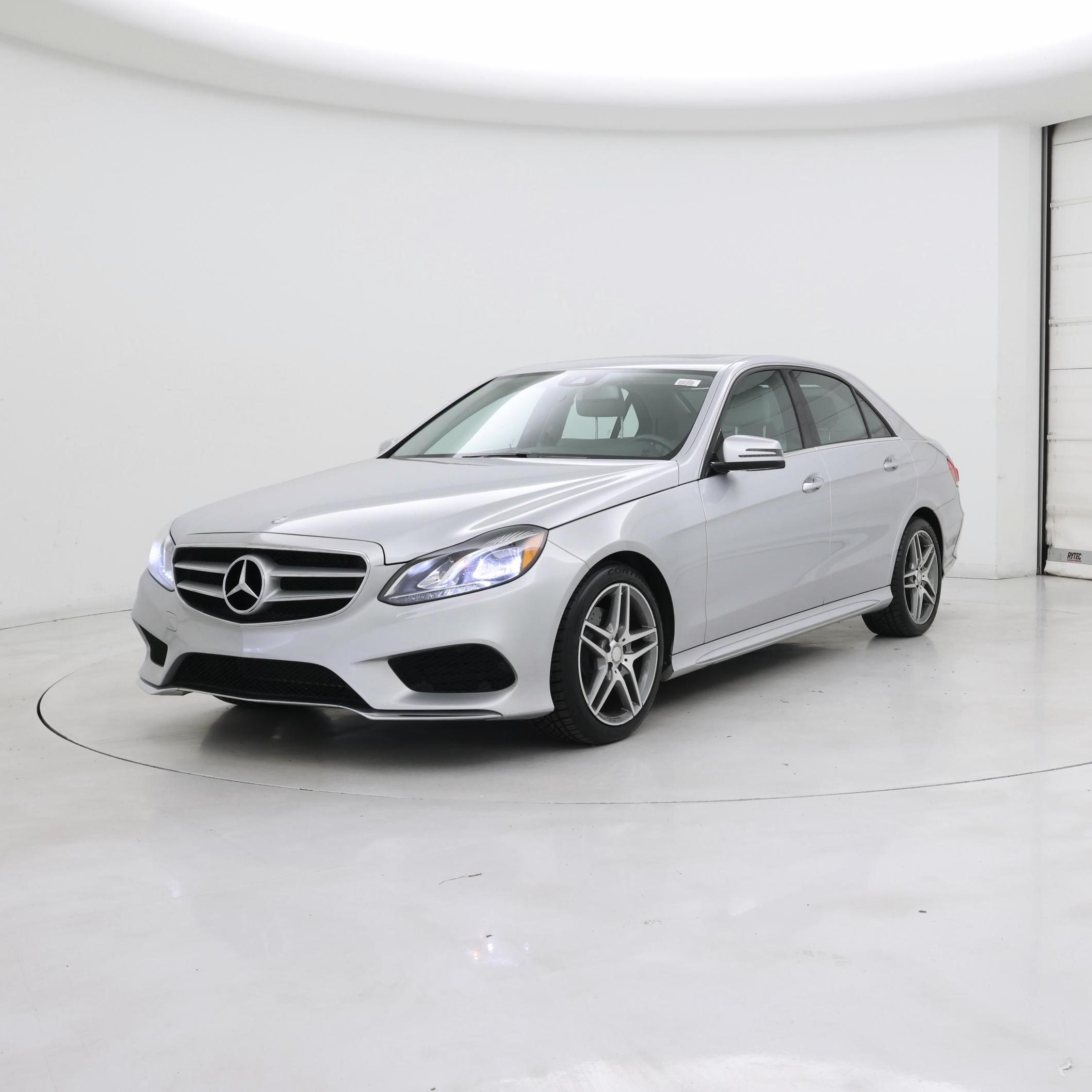 Thumbnail: 2016 Mercedes-Benz E-Class - 4