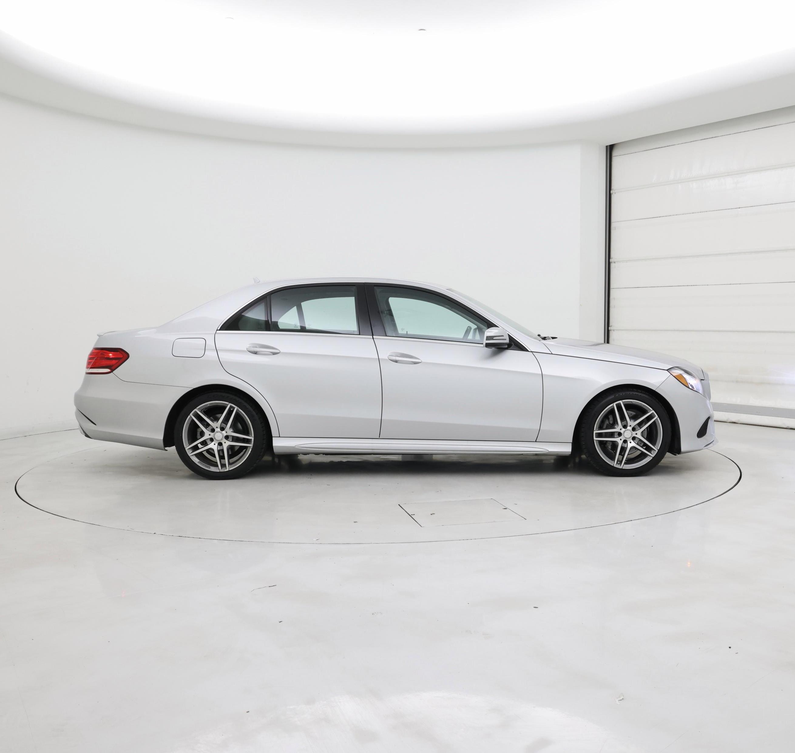 Thumbnail: 2016 Mercedes-Benz E-Class - 7