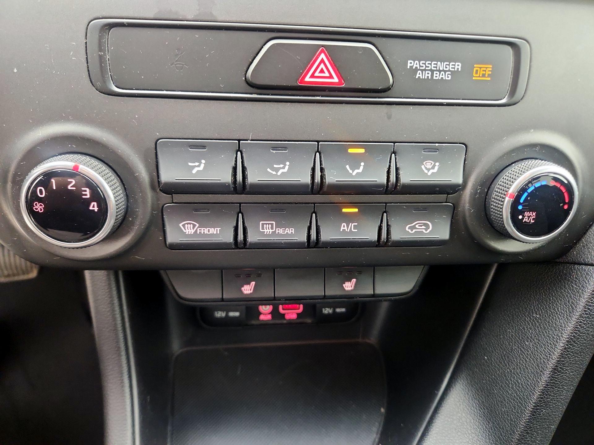 Thumbnail: 2017 Kia Sportage - 16