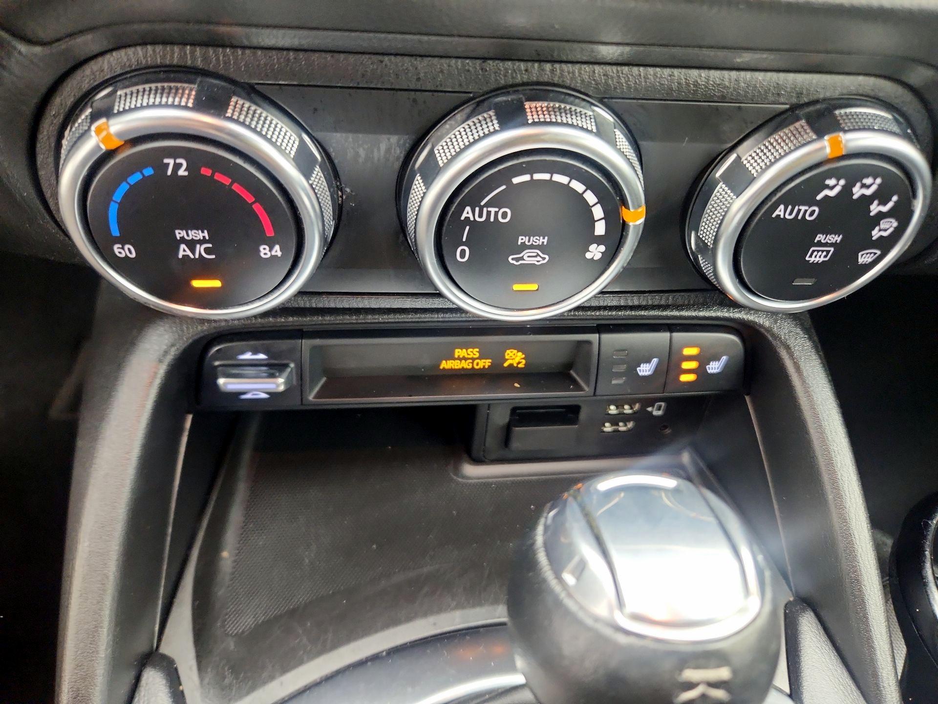 Thumbnail: 2021 Mazda MX-5 Miata - 16