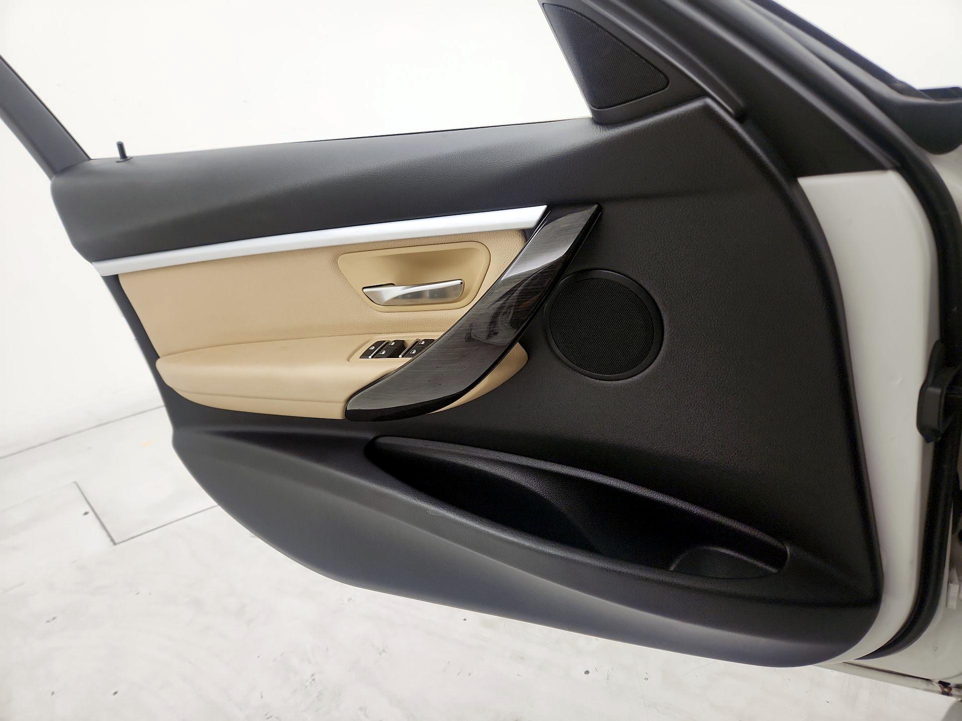 Thumbnail: 2018 BMW 3 Series - 12