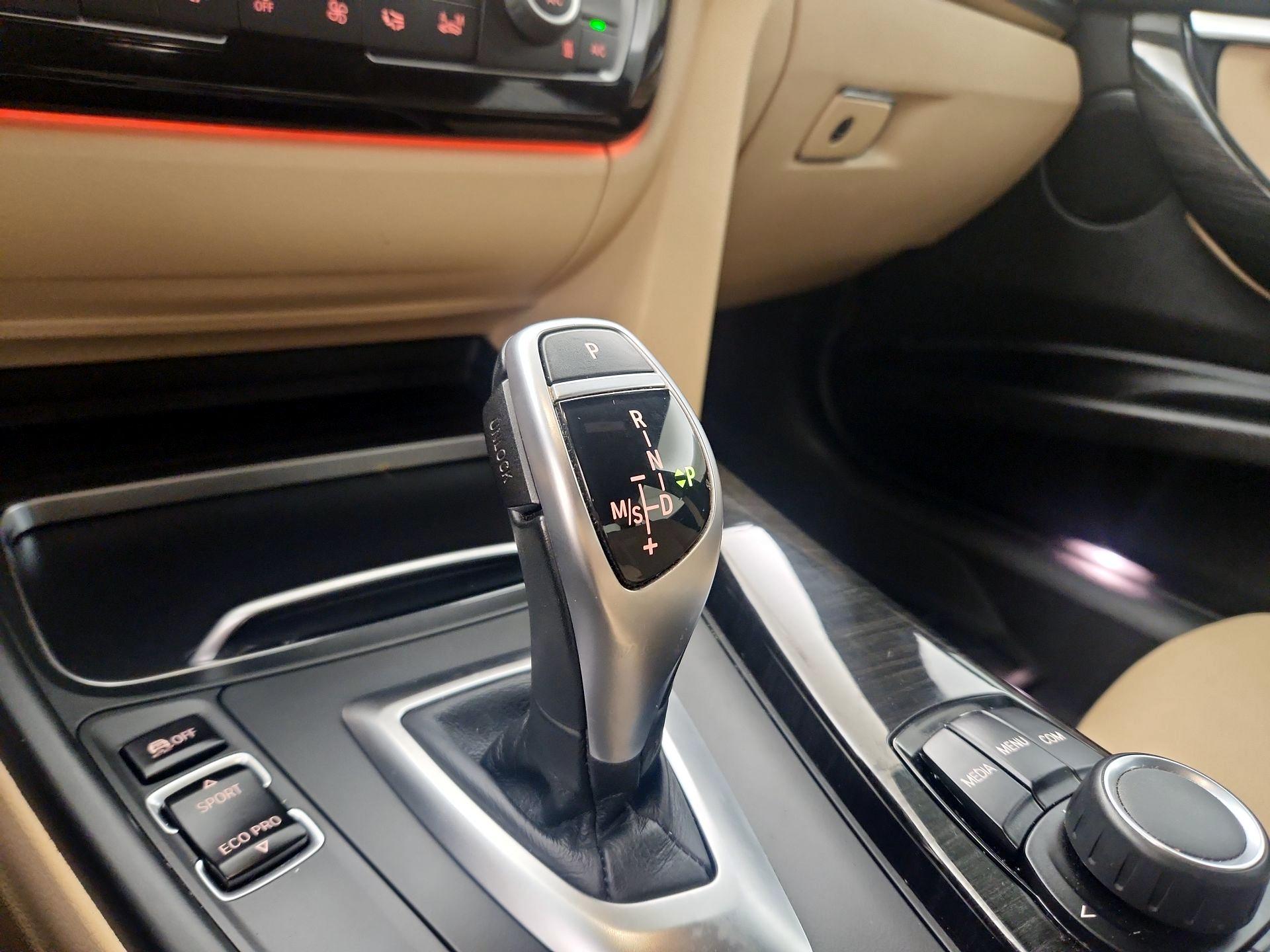 Thumbnail: 2018 BMW 3 Series - 17