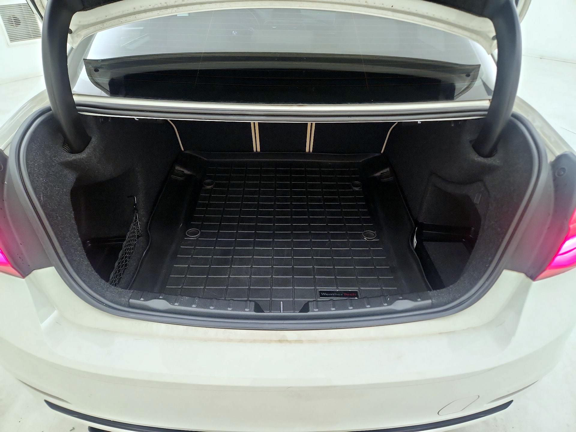 Thumbnail: 2018 BMW 3 Series - 20