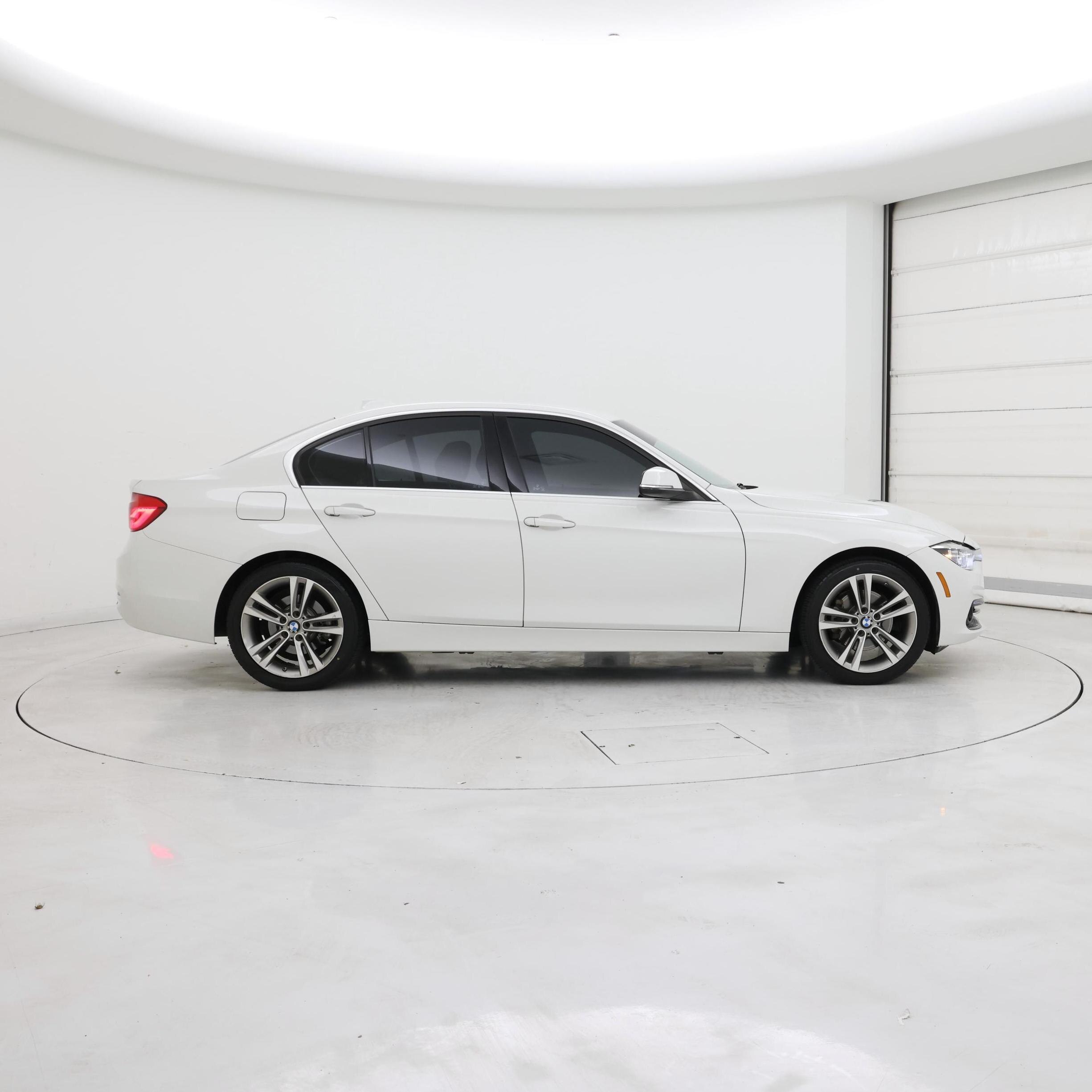 Thumbnail: 2018 BMW 3 Series - 7