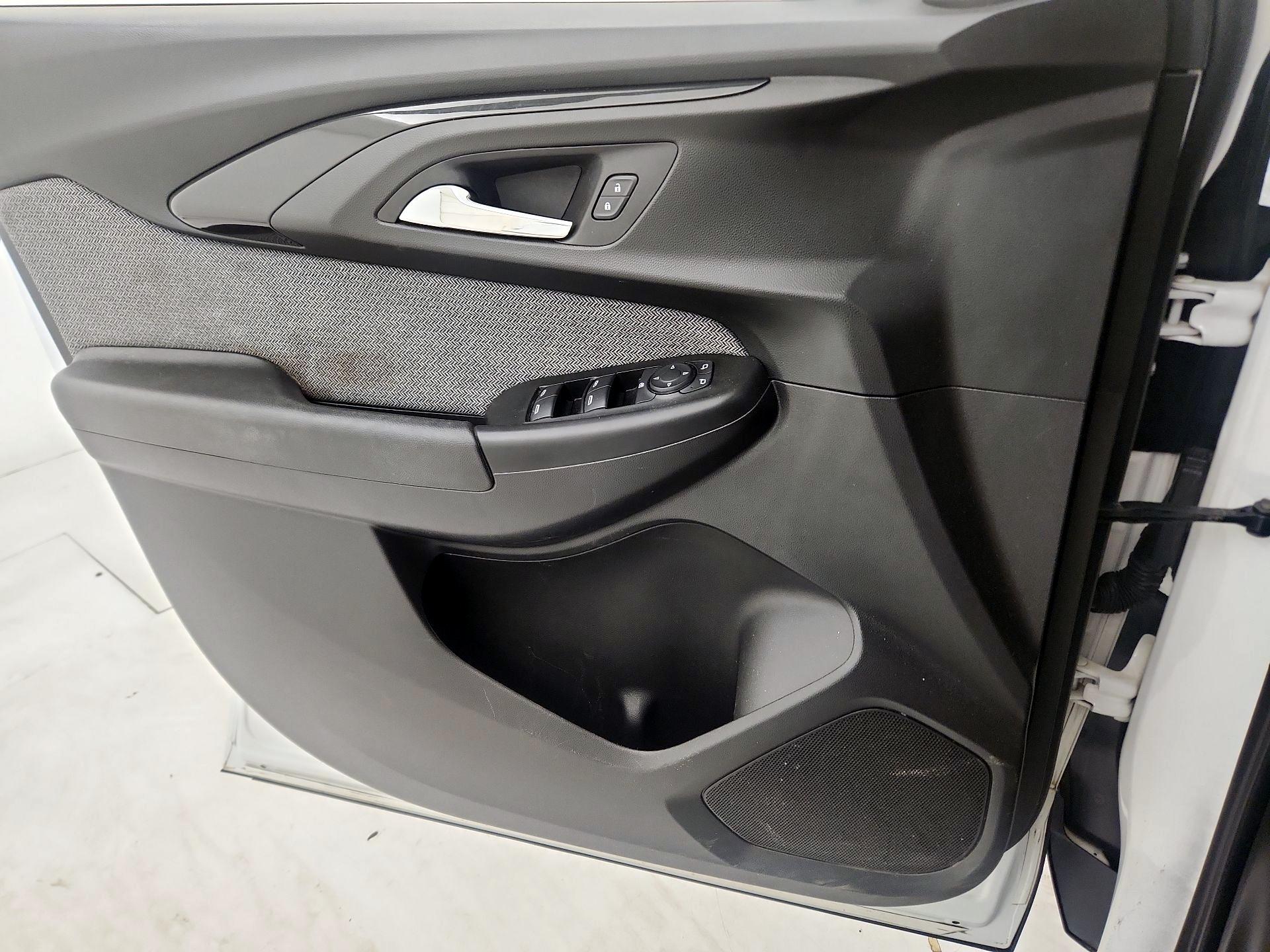 Thumbnail: 2022 Chevrolet TrailBlazer - 12