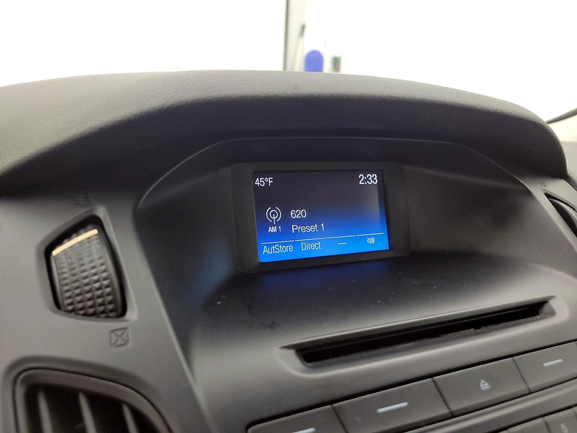 Thumbnail: 2015 Ford Focus - 15