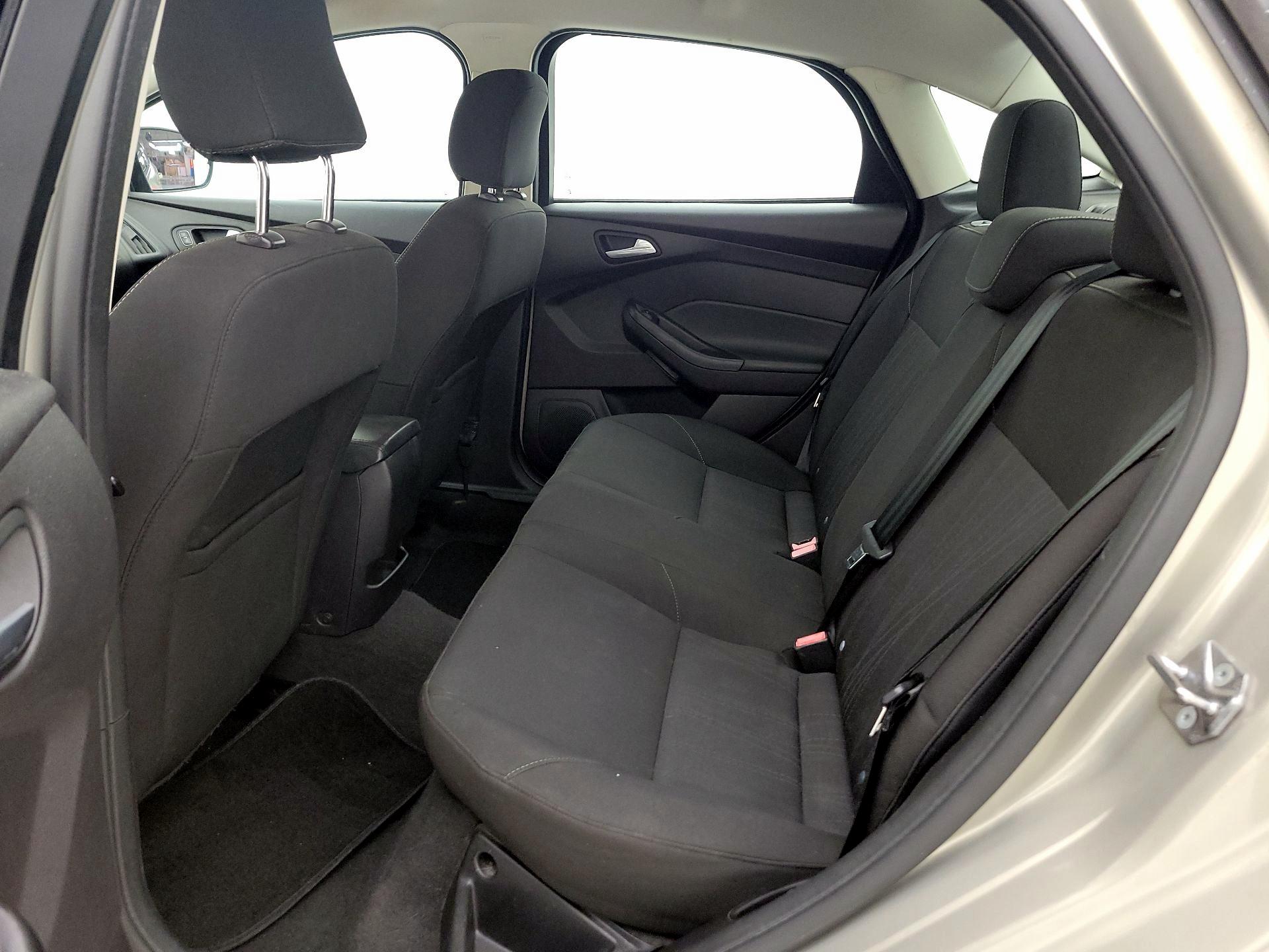 Thumbnail: 2015 Ford Focus - 18