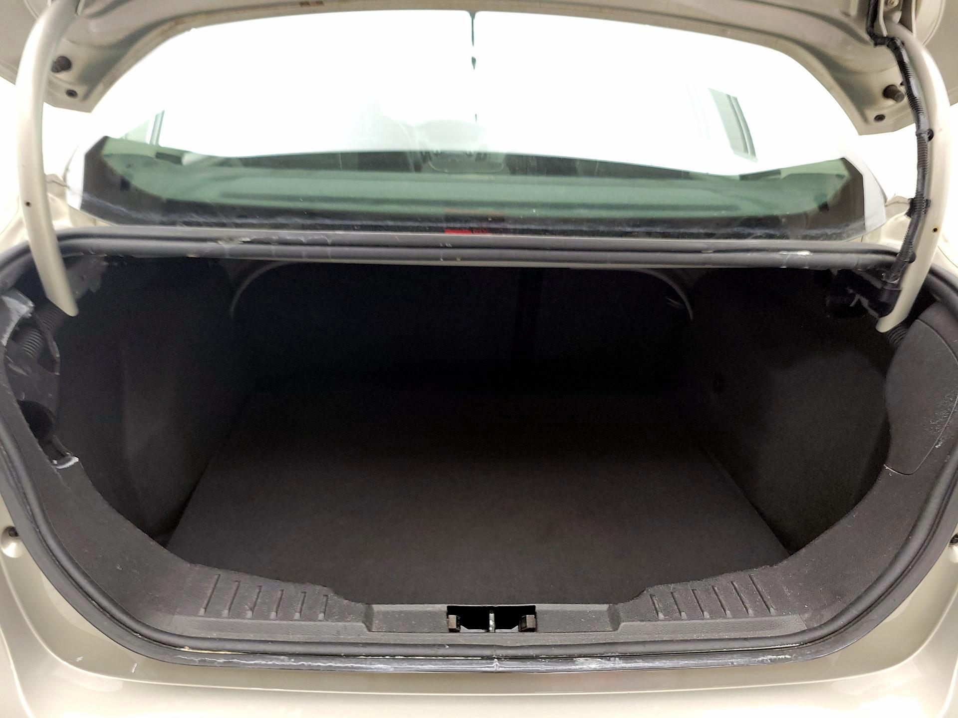 Thumbnail: 2015 Ford Focus - 19