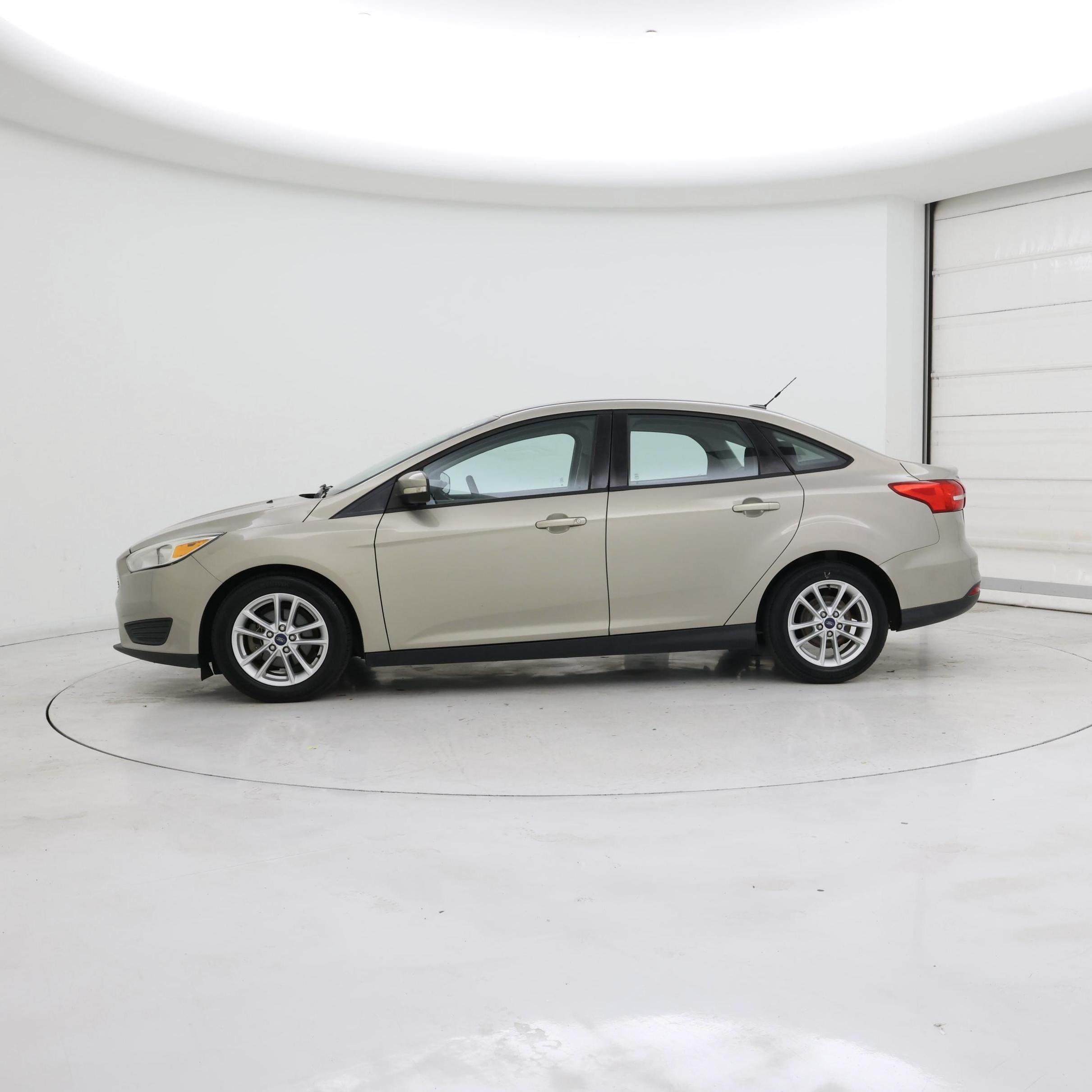 Thumbnail: 2015 Ford Focus - 3