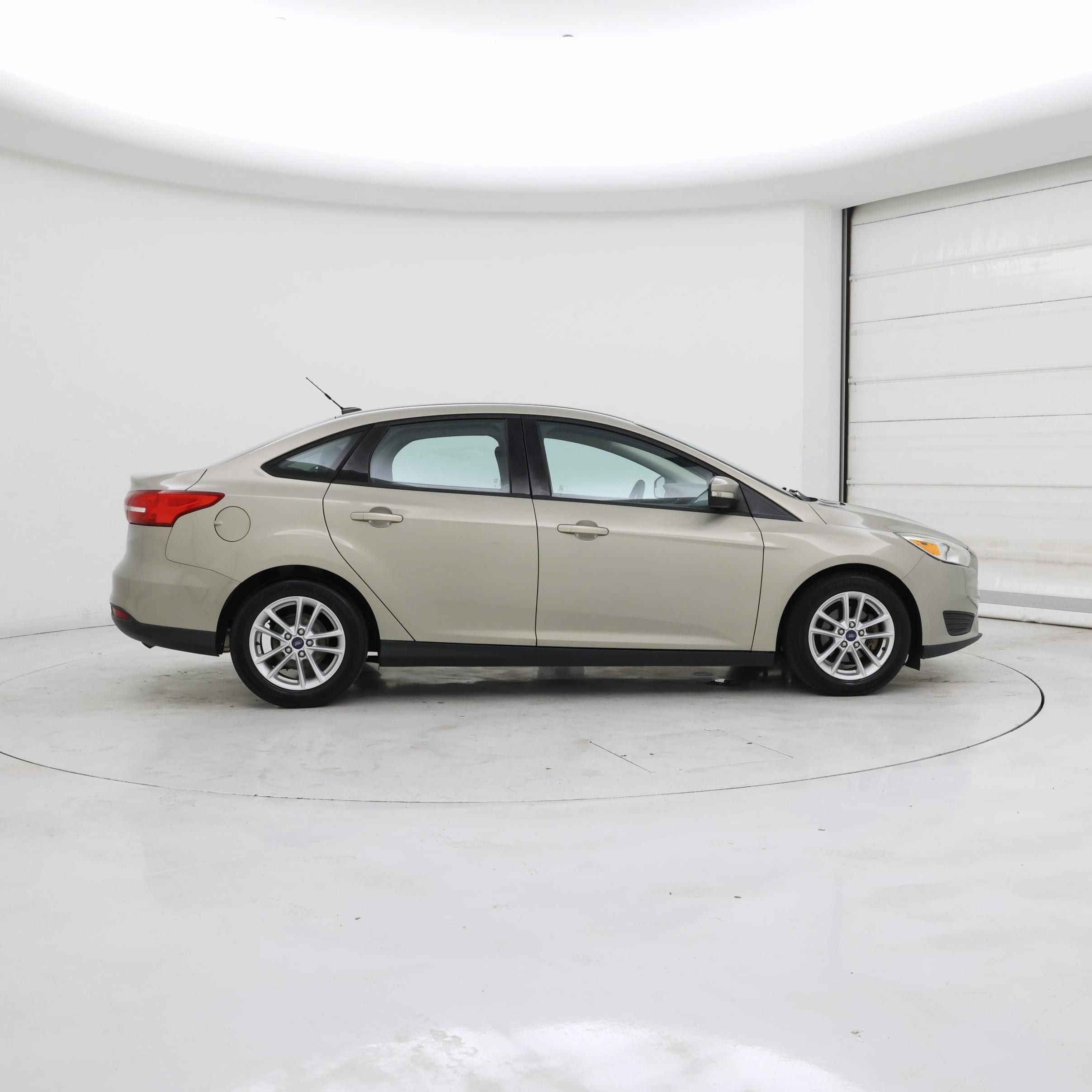 Thumbnail: 2015 Ford Focus - 7