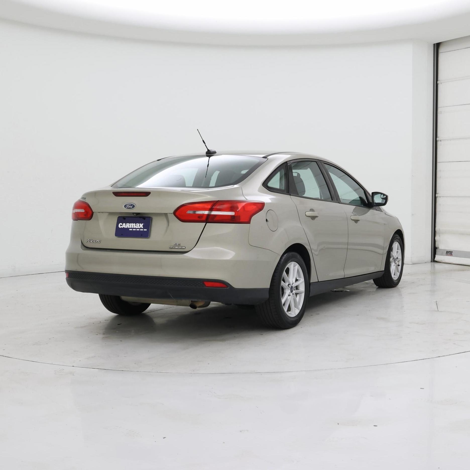 Thumbnail: 2015 Ford Focus - 8