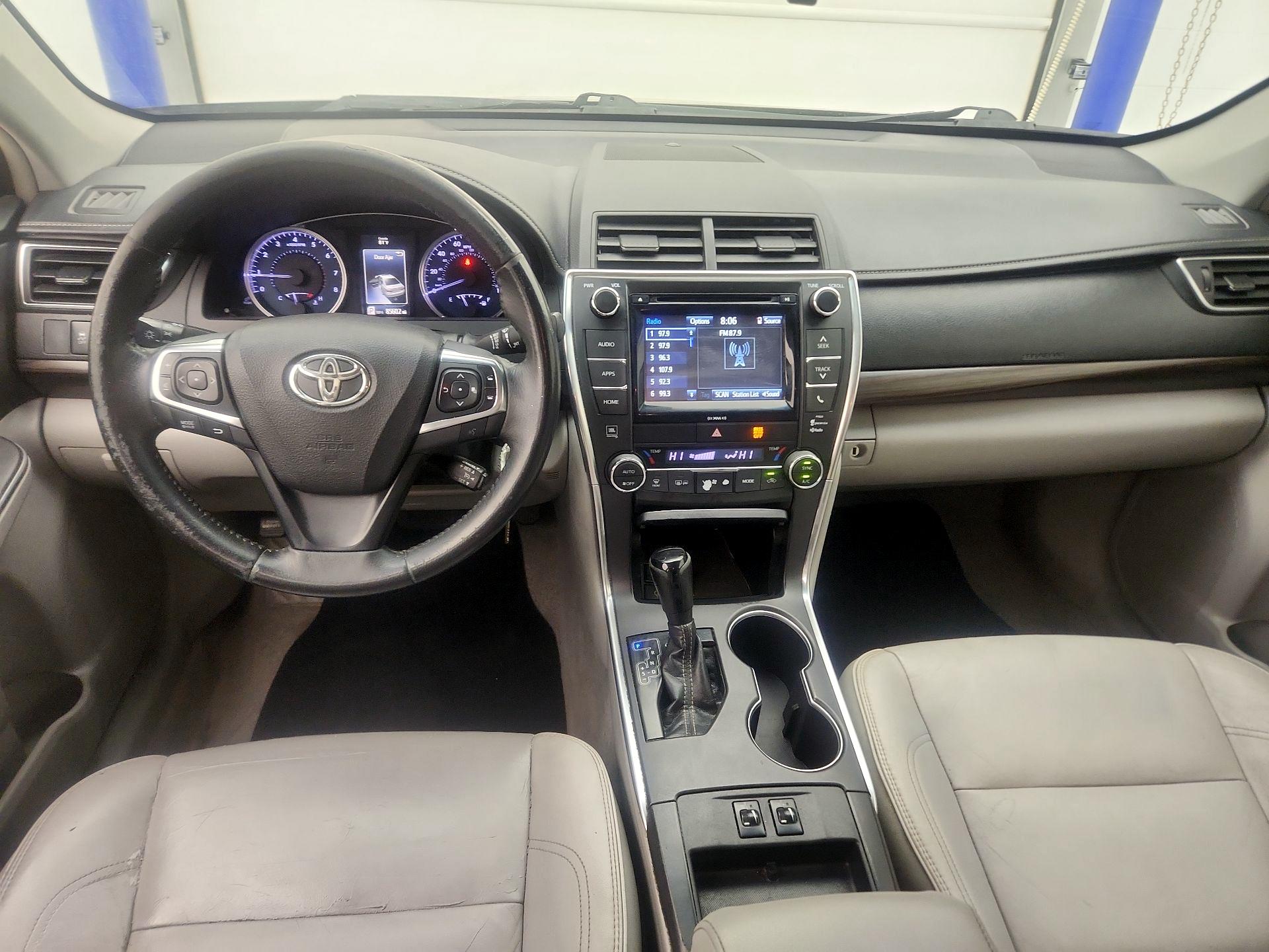 Thumbnail: 2017 Toyota Camry - 9