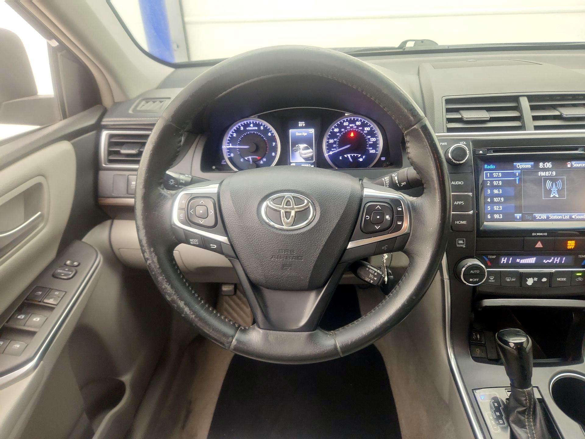 Thumbnail: 2017 Toyota Camry - 10