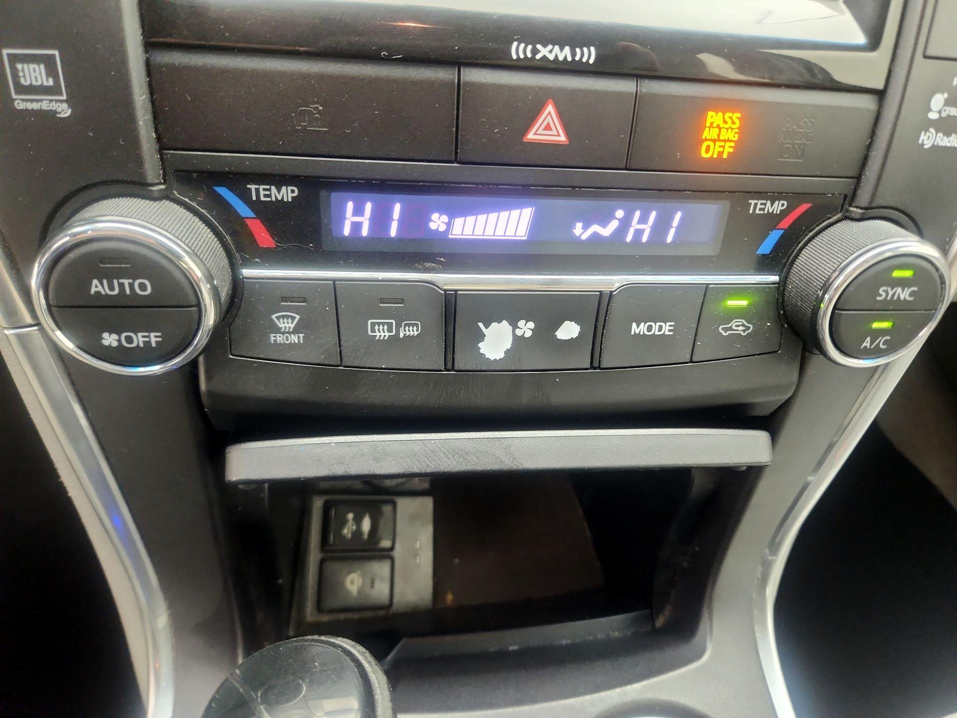 Thumbnail: 2017 Toyota Camry - 16