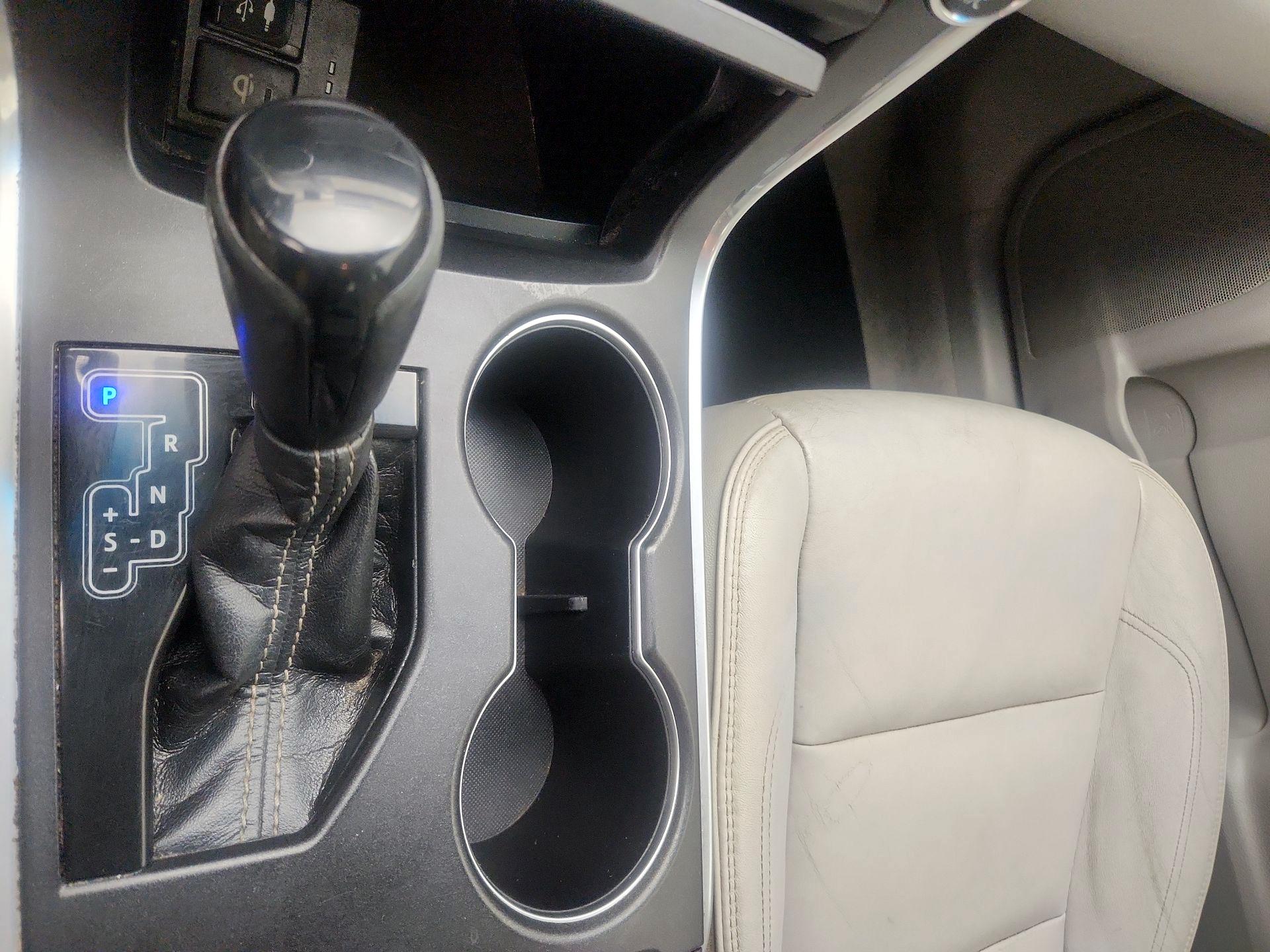 Thumbnail: 2017 Toyota Camry - 17