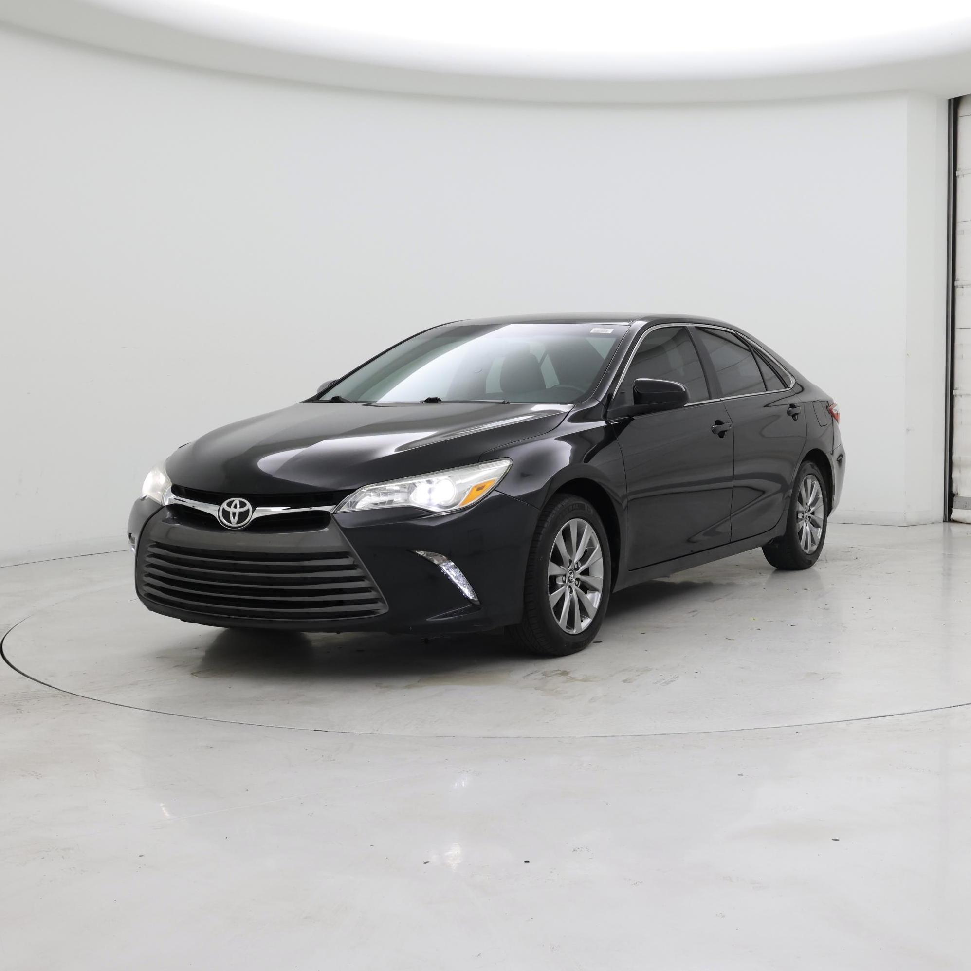 Thumbnail: 2017 Toyota Camry - 4