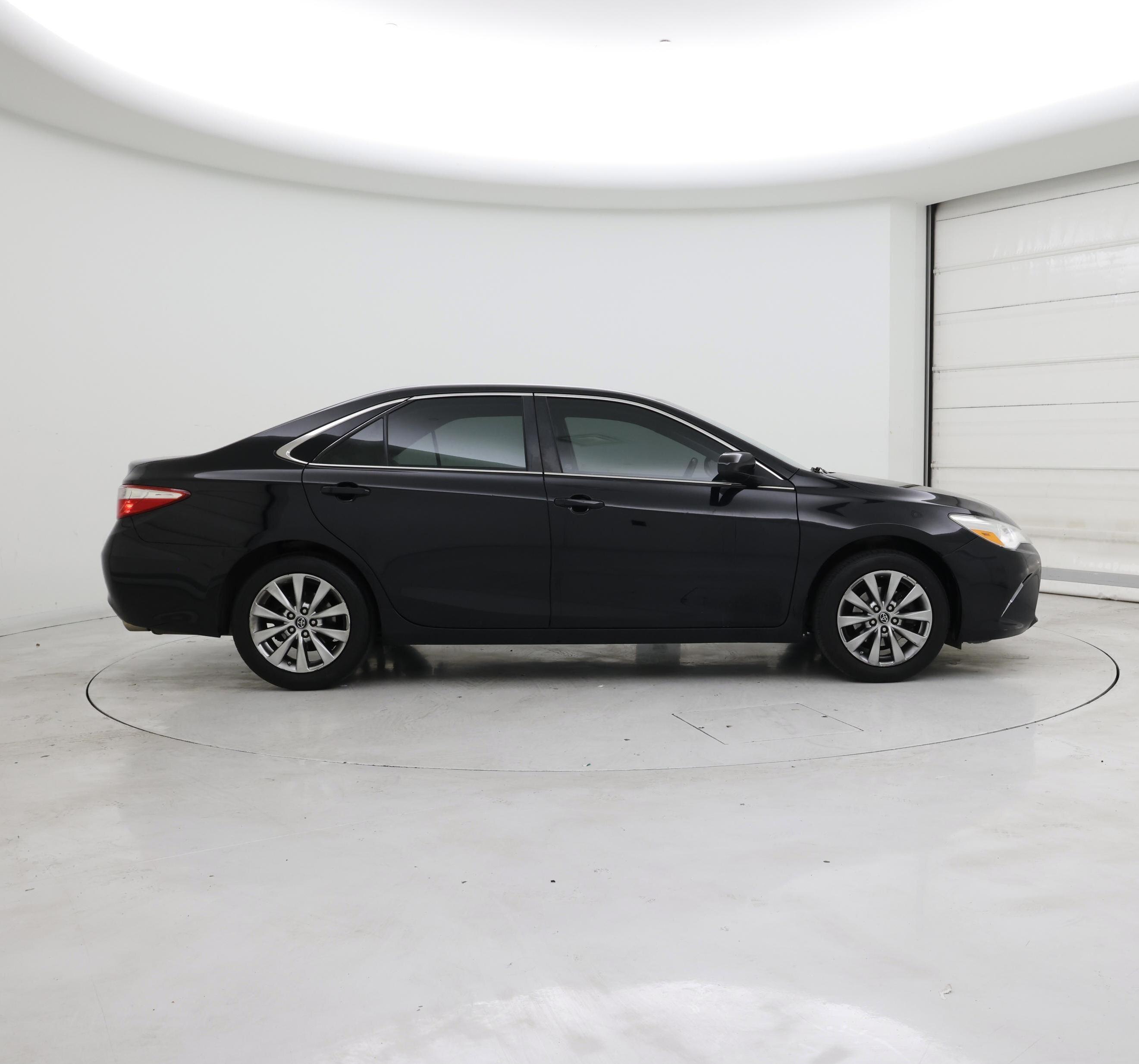 Thumbnail: 2017 Toyota Camry - 7