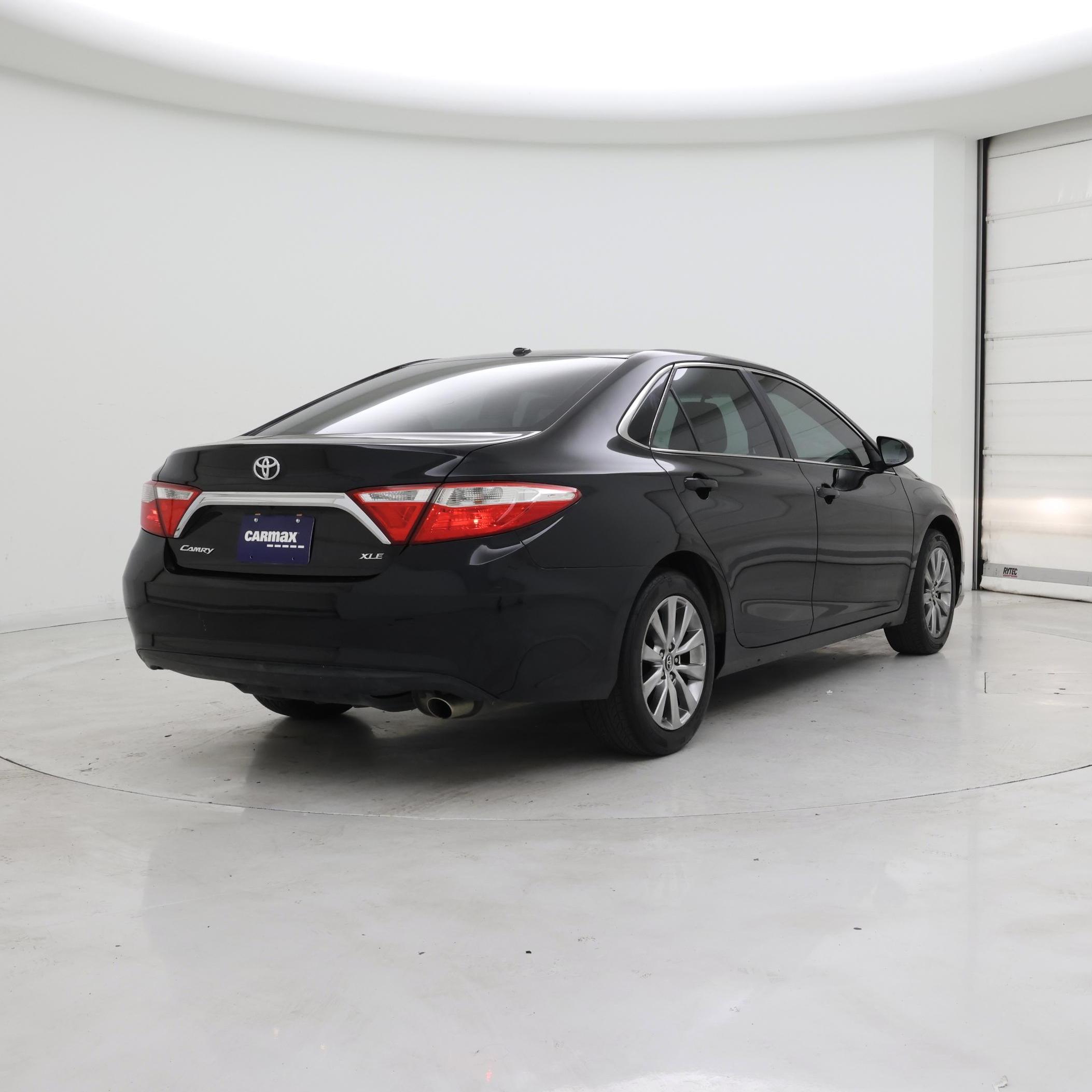 Thumbnail: 2017 Toyota Camry - 8