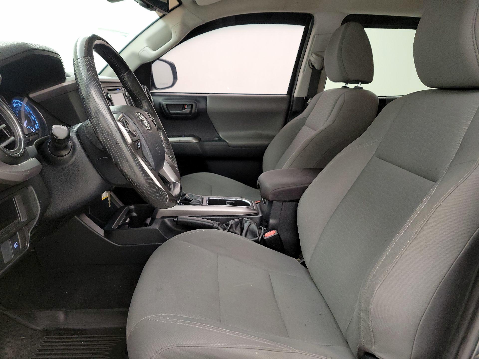 Thumbnail: 2019 Toyota Tacoma - 11