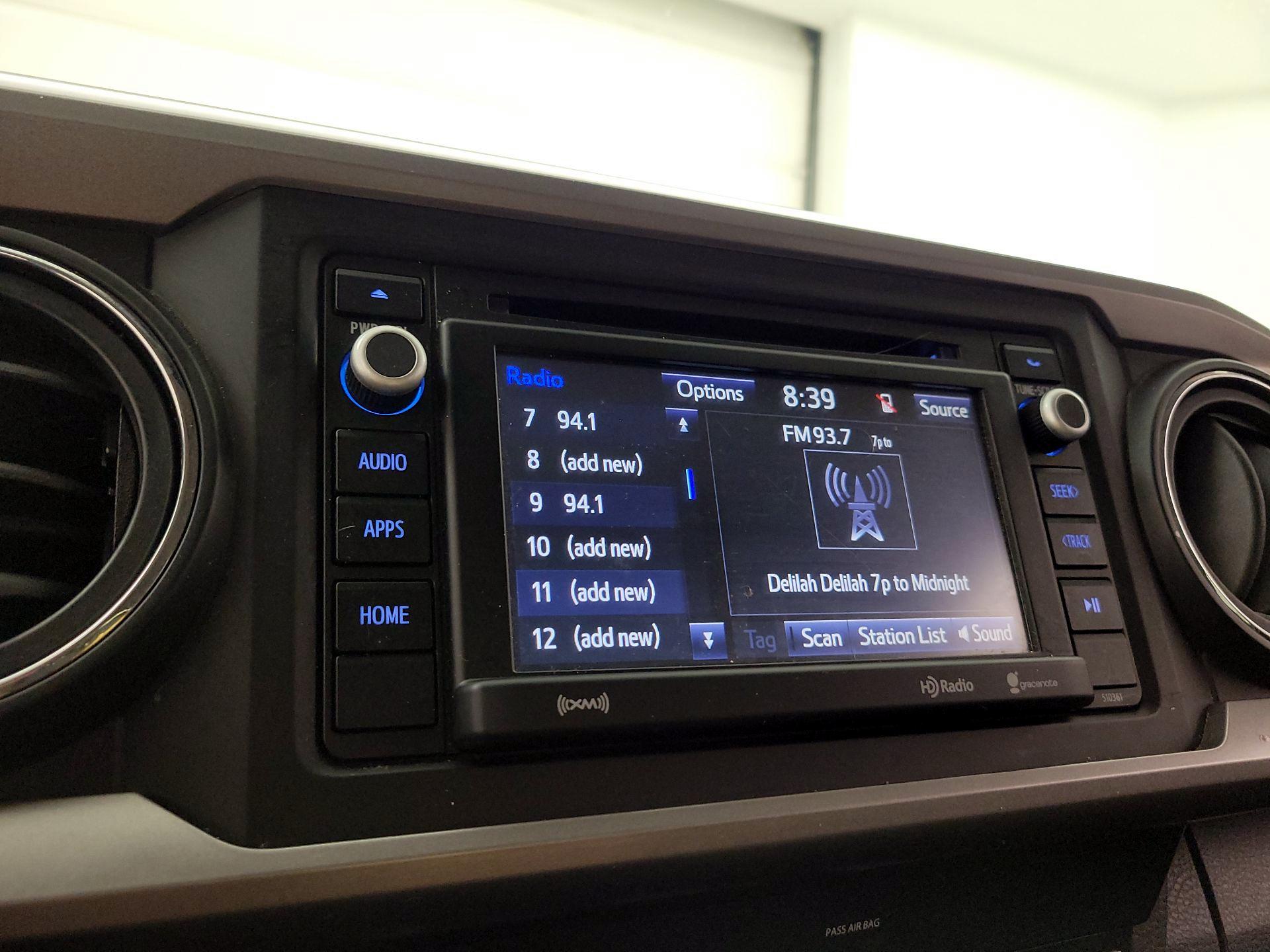 Thumbnail: 2019 Toyota Tacoma - 15