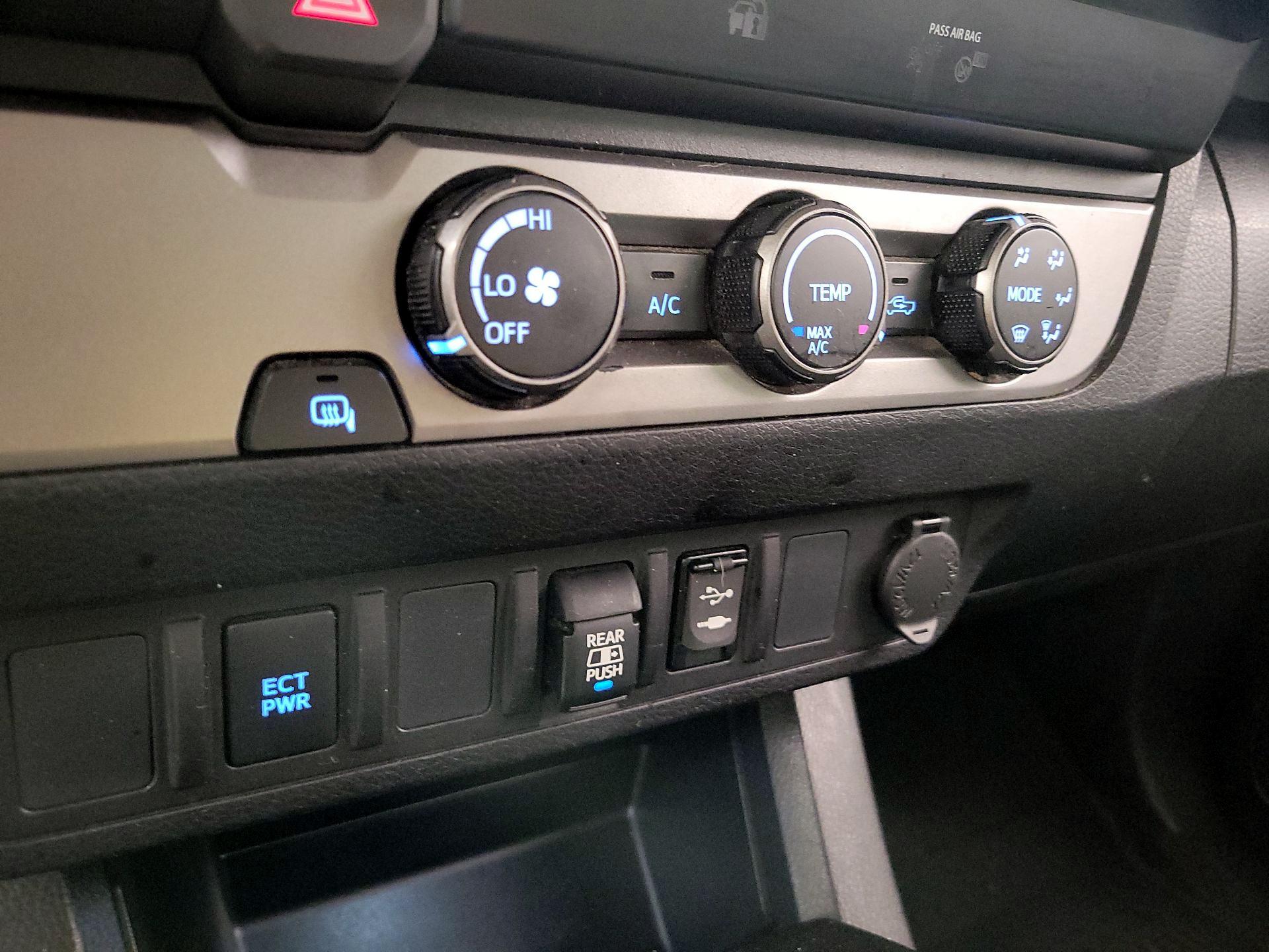 Thumbnail: 2019 Toyota Tacoma - 16