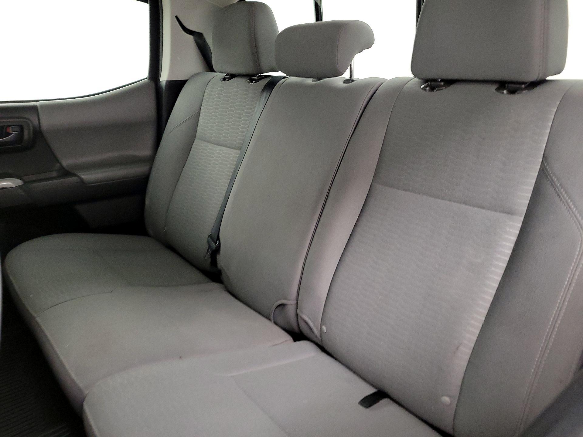 Thumbnail: 2019 Toyota Tacoma - 18