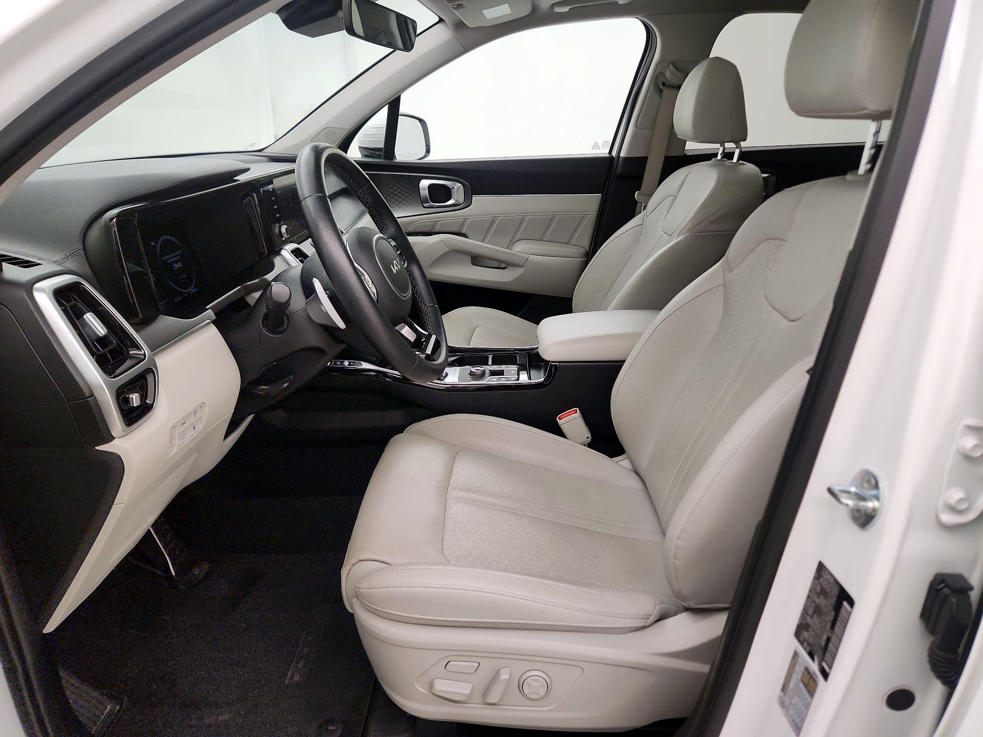 Thumbnail: 2022 Kia Sorento - 11