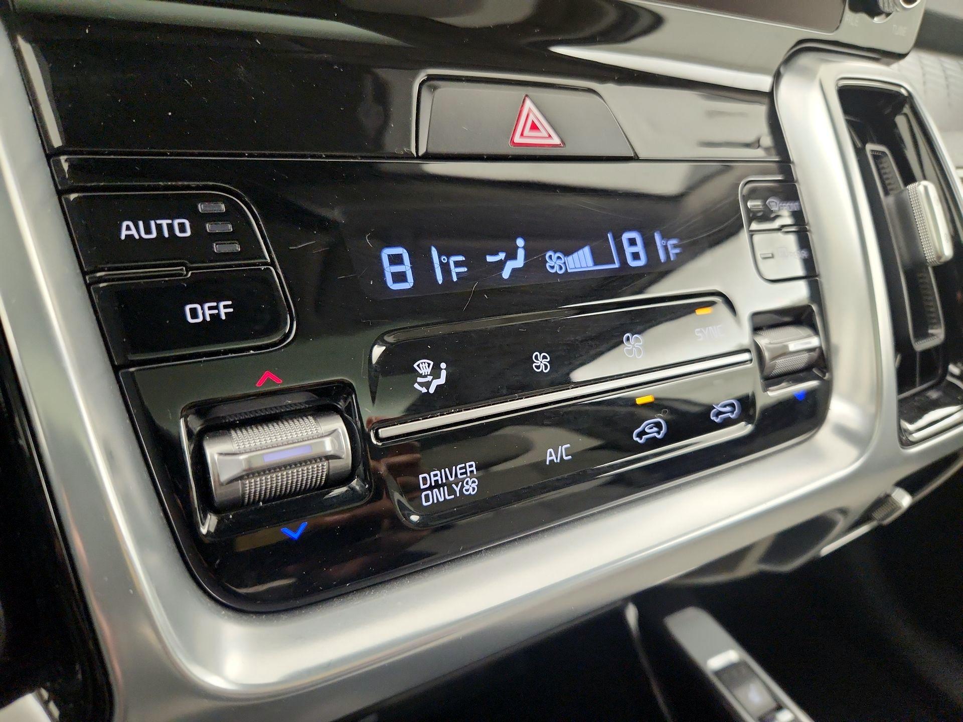 Thumbnail: 2022 Kia Sorento - 17