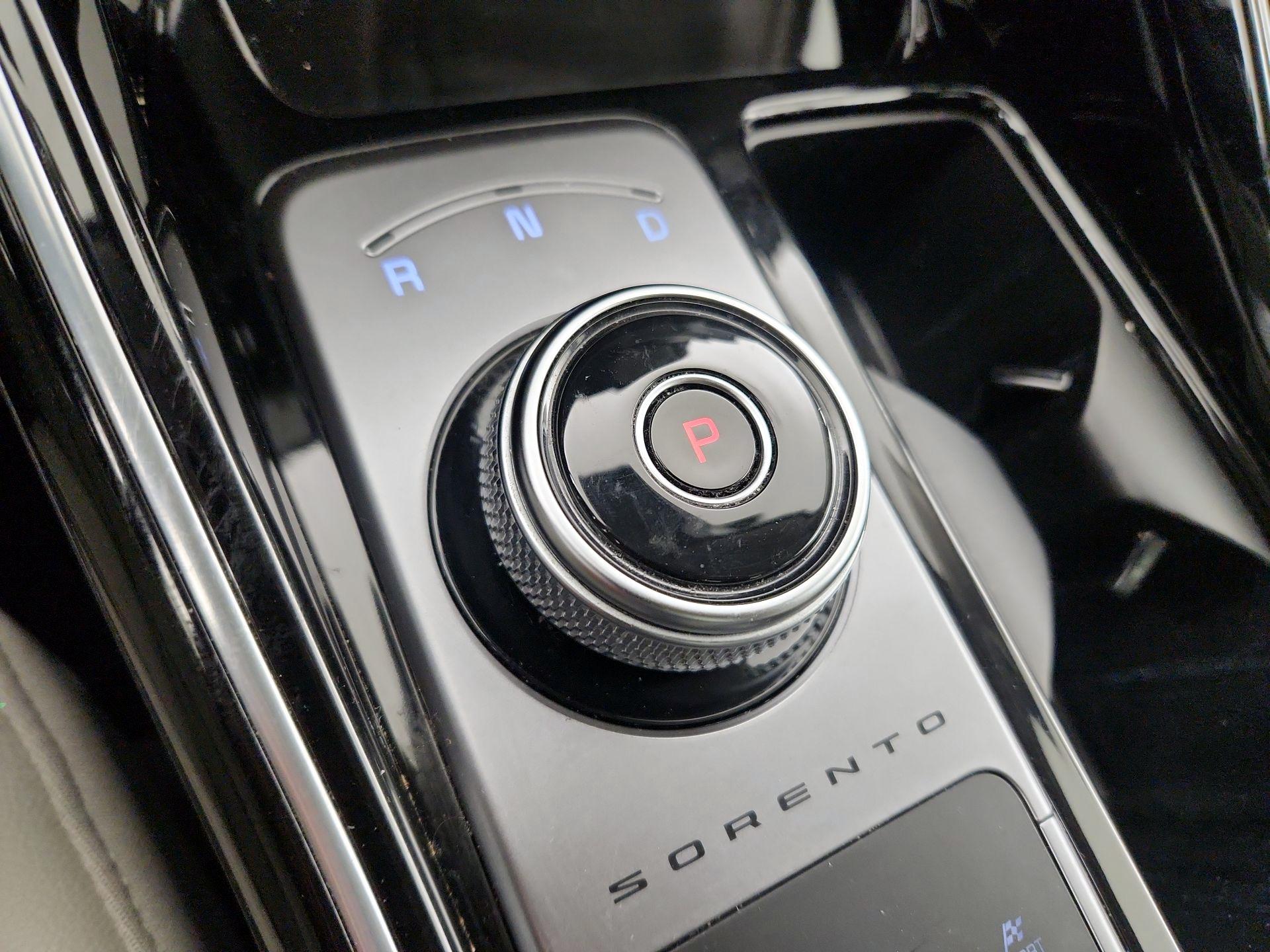 Thumbnail: 2022 Kia Sorento - 18