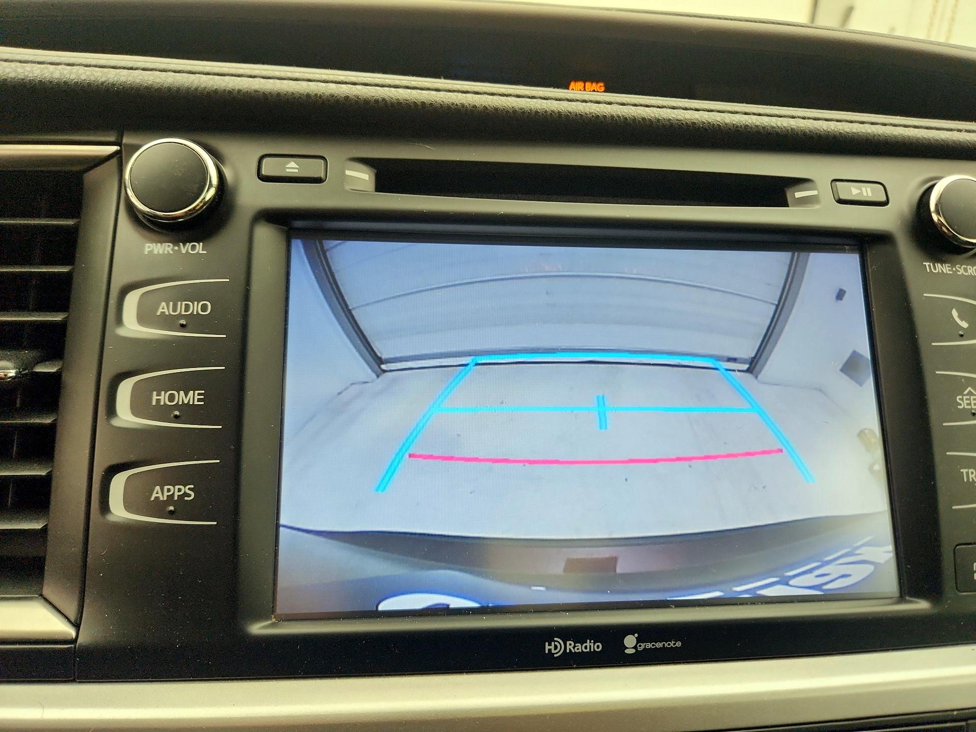 Thumbnail: 2015 Toyota Highlander - 14