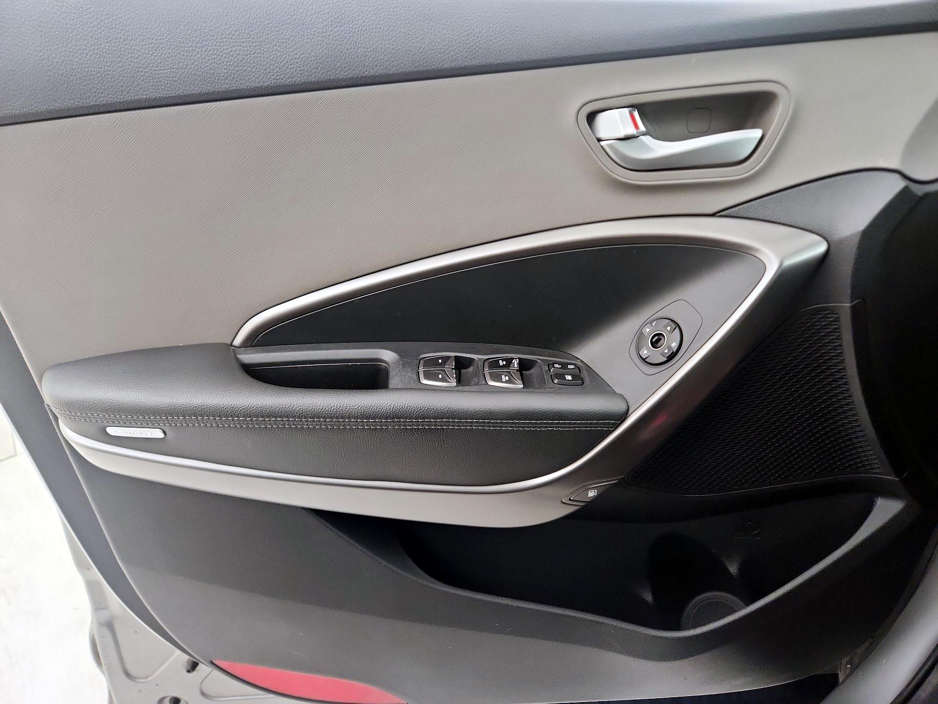 Thumbnail: 2018 Hyundai Santa Fe - 12