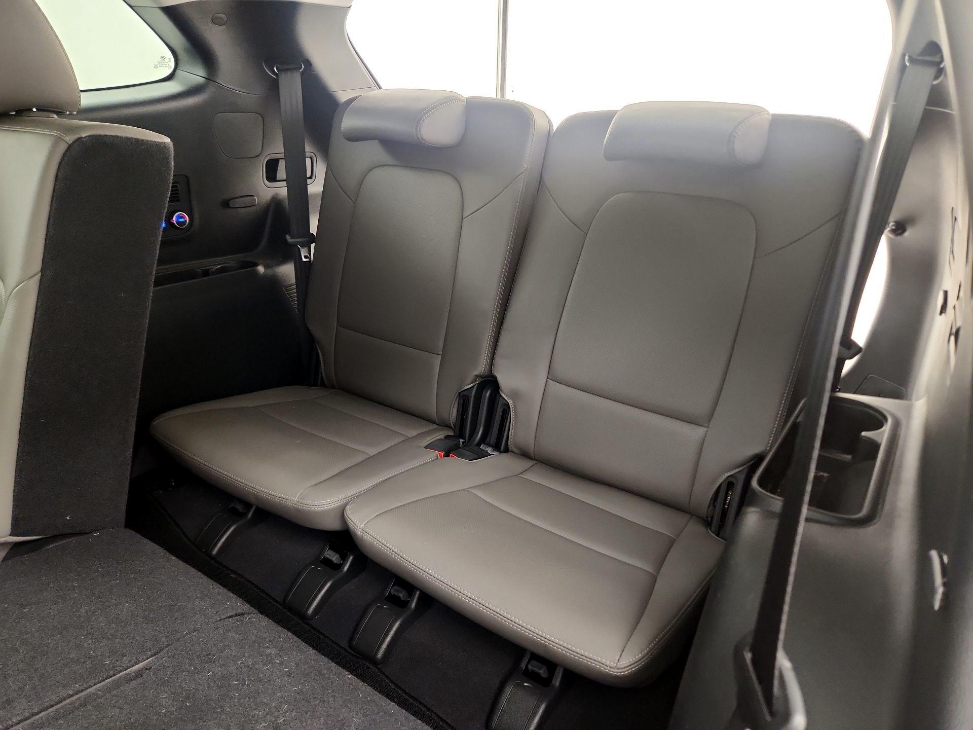 Thumbnail: 2018 Hyundai Santa Fe - 20