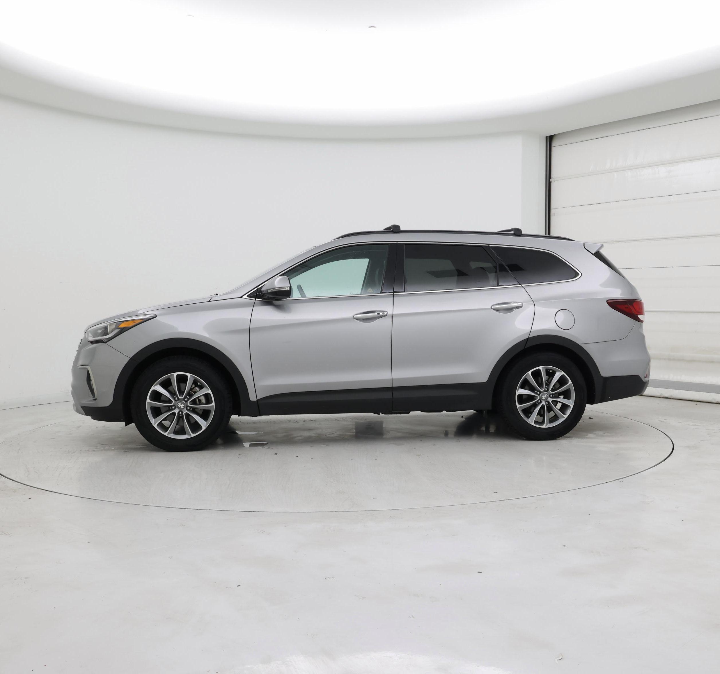 Thumbnail: 2018 Hyundai Santa Fe - 3