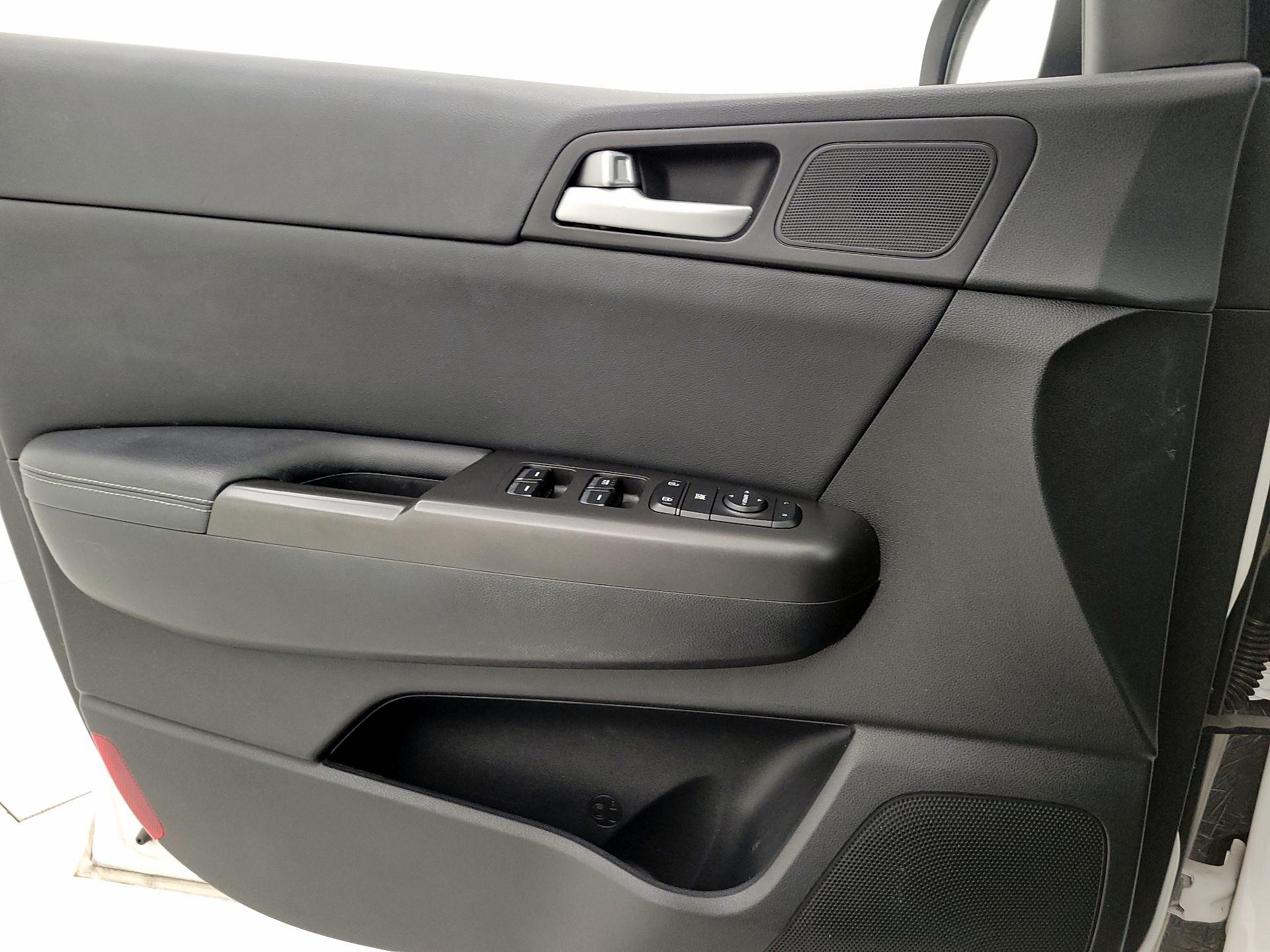 Thumbnail: 2017 Kia Sportage - 12