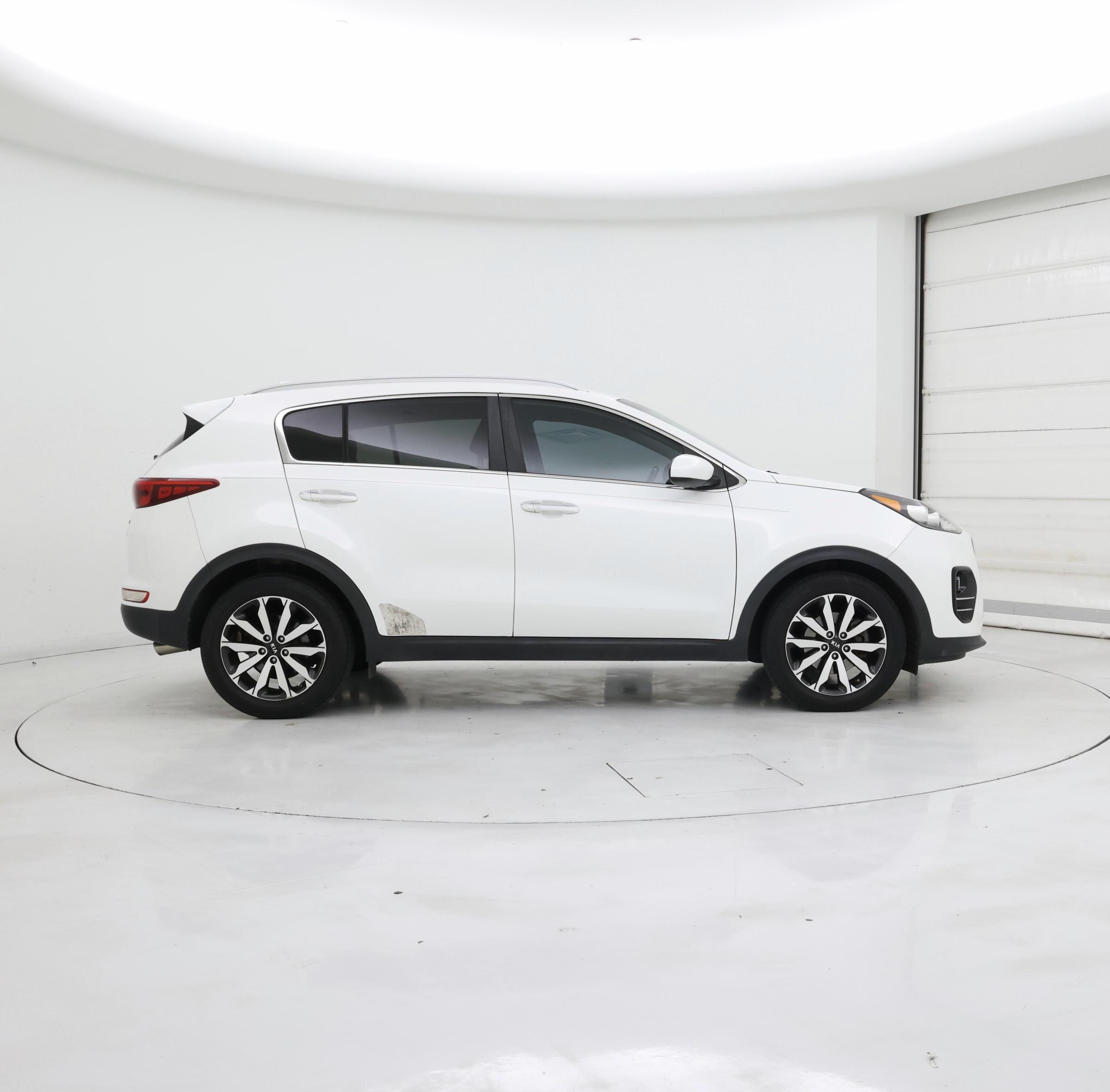 Thumbnail: 2017 Kia Sportage - 7